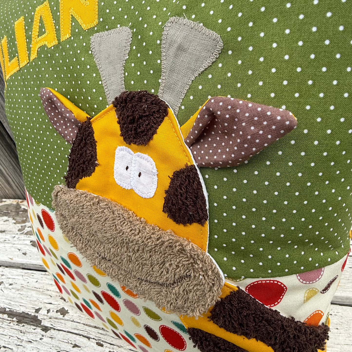 Personalisiertes Kissen “Giraffe” – handgemacht & bunt für Kinderzimmer