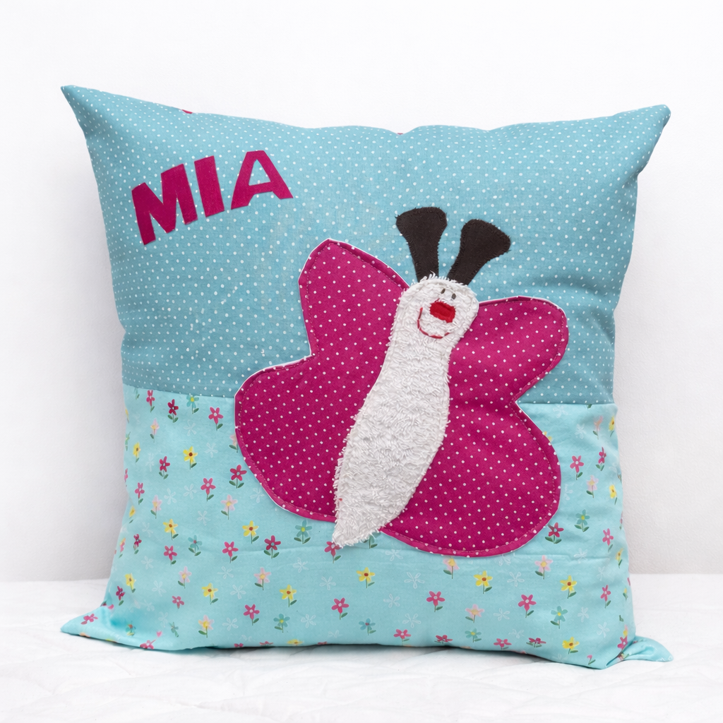Kuschelkissen Schmetterling mit Namen – personalisiertes Babygeschenk zur Geburt | Dekokissen Kinderzimmer