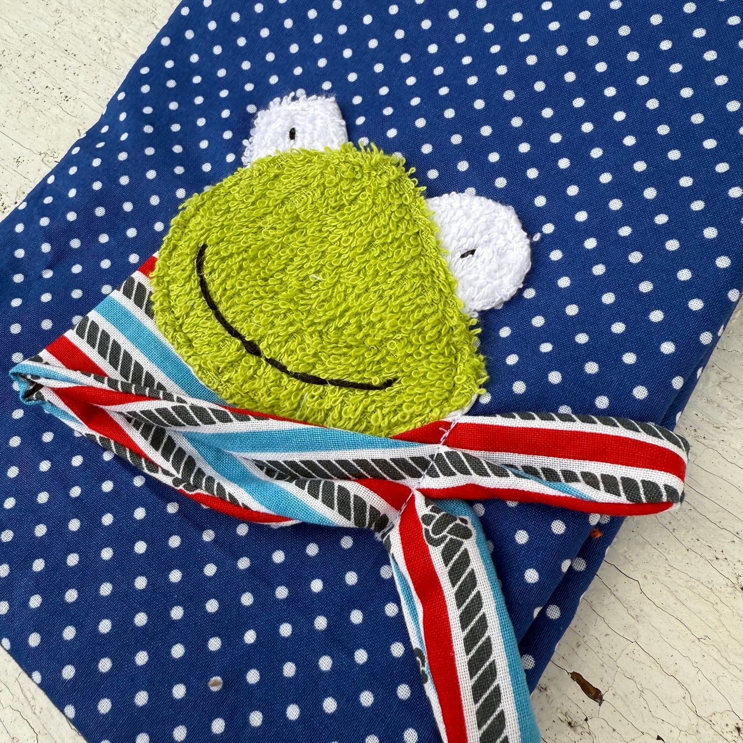 Handgemachte U-Heft-Hülle “Frosch” – personalisiert & einzigartig