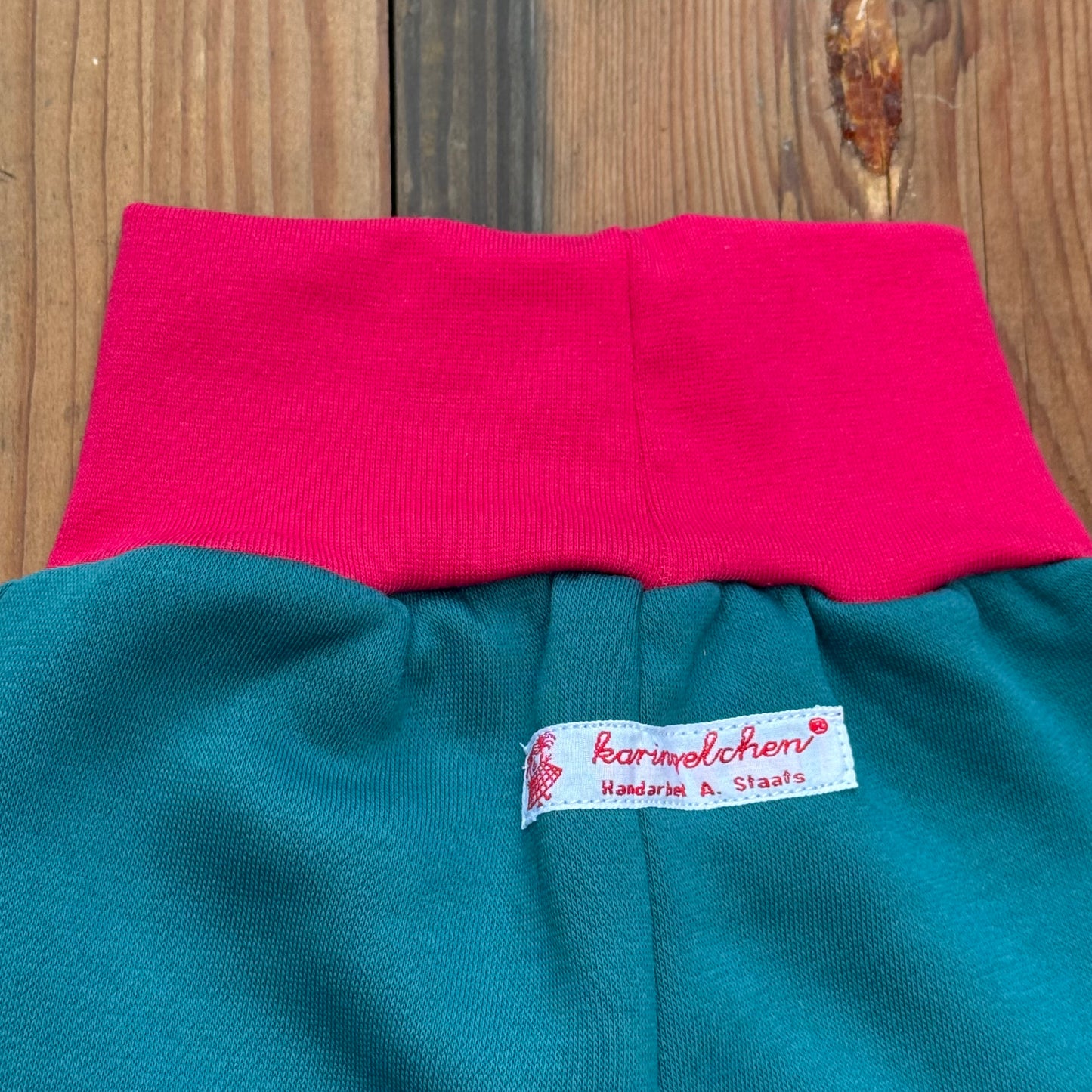 Pumphose Sweat Äpfel – Bequeme Baby- & Kinderhose mit Apfelmuster