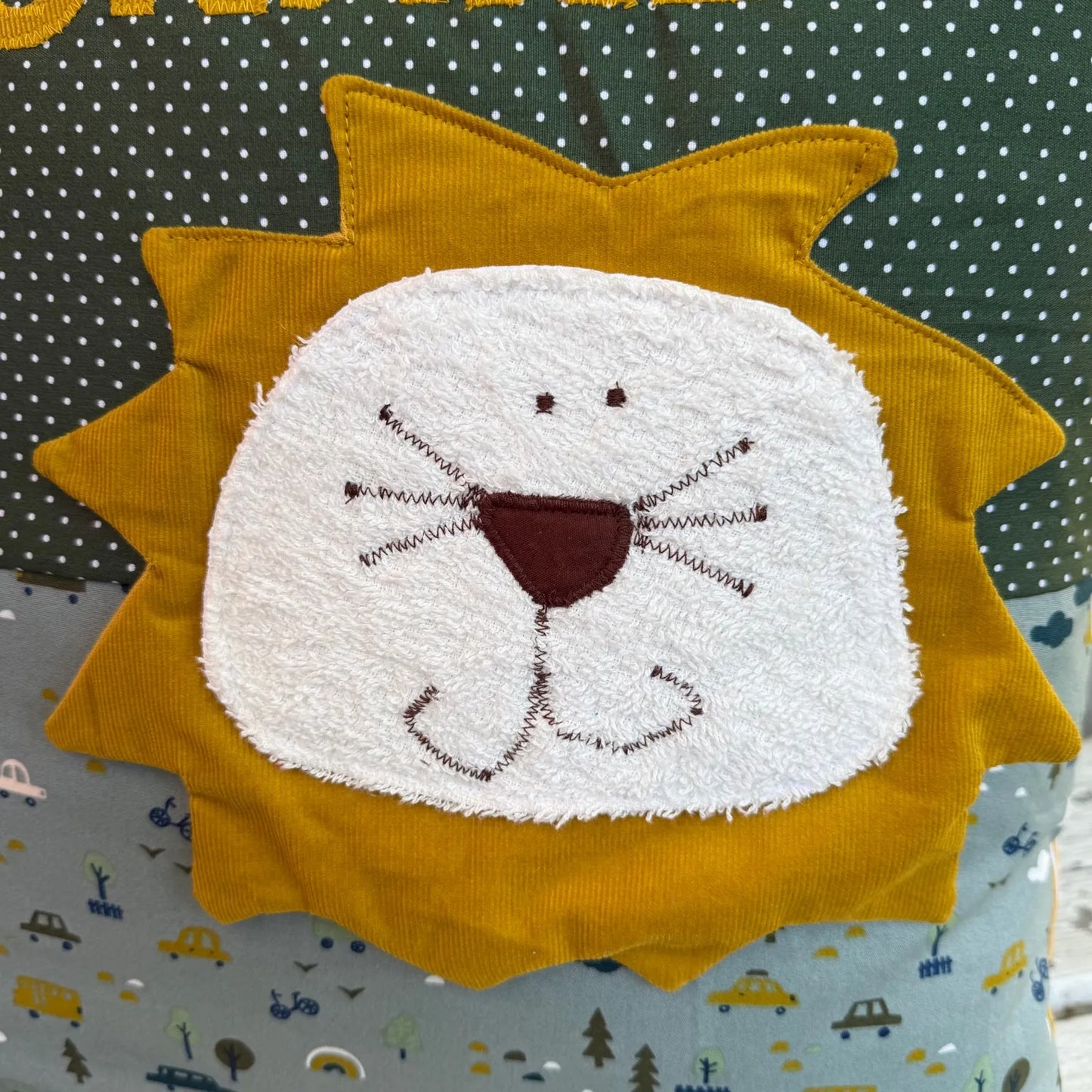 Personalisiertes Kinderkissen mit Löwe & Name – Kuschelkissen für Jungen & Mädchen