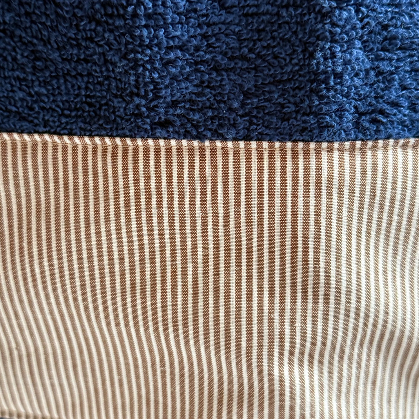 Duschtuch Faultier personalisiert – Handtuch mit Namen & Stickerei | Hochwertige Baumwolle