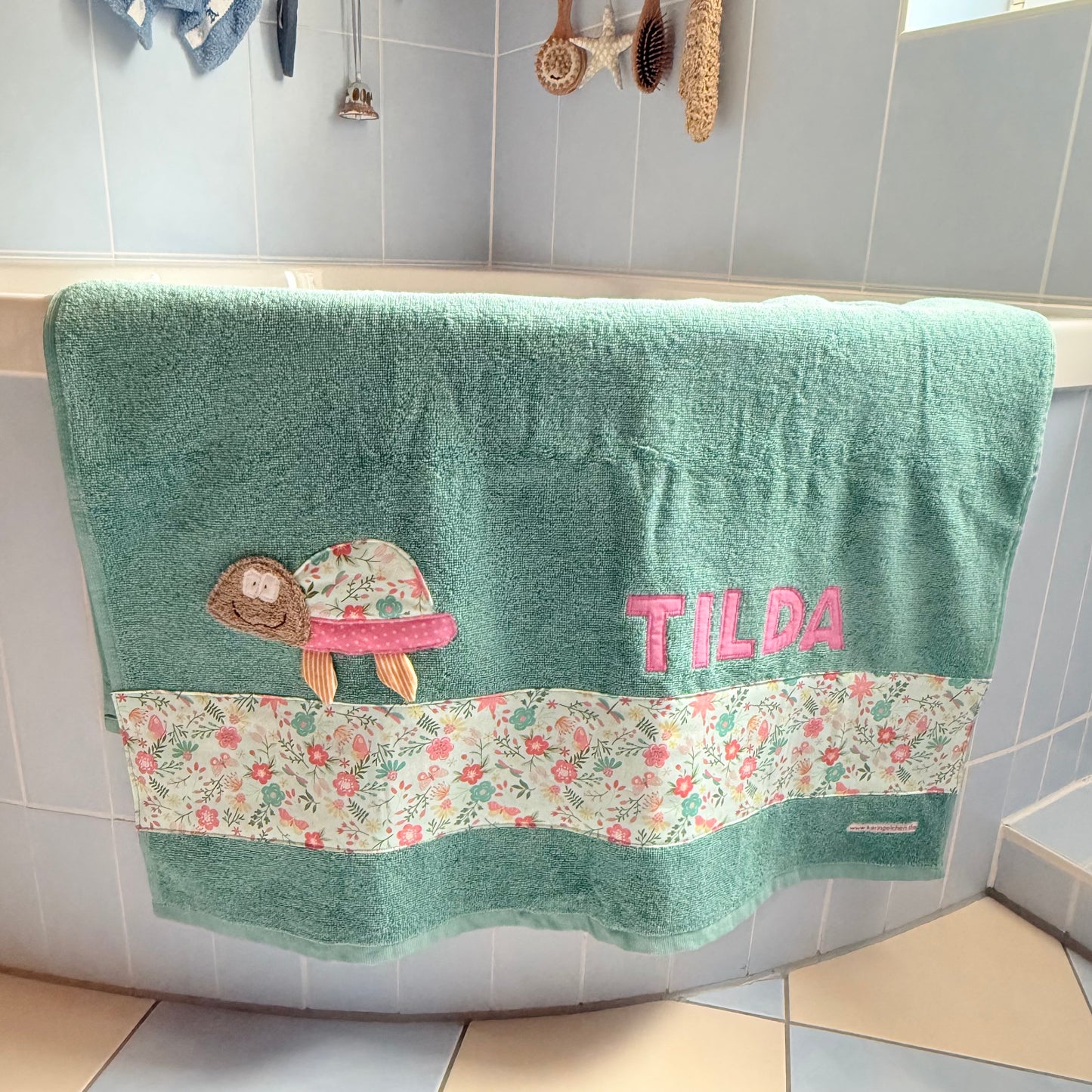 Personalisierbares Handtuch mit Schildkröten-Motiv – für Mädchen