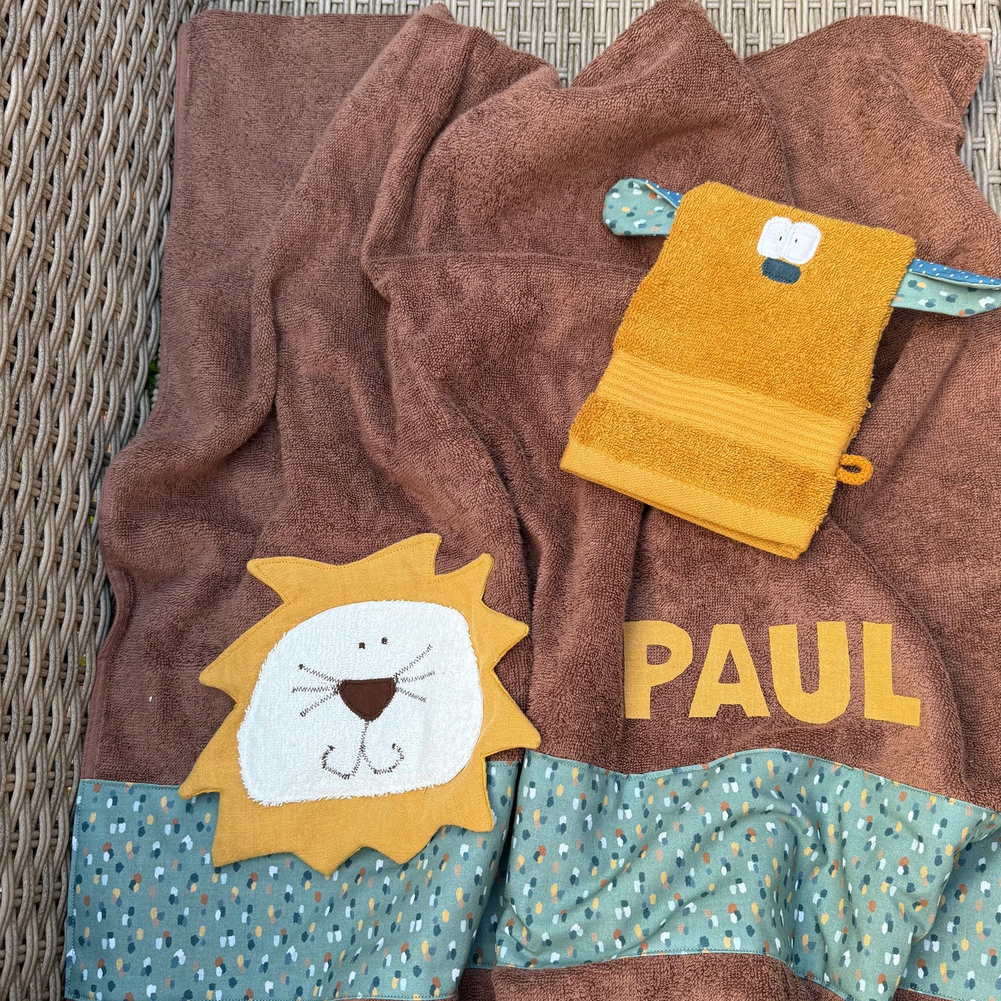 Duschtuch „Löwe“ – personalisiert, handgemacht & kuschelweich