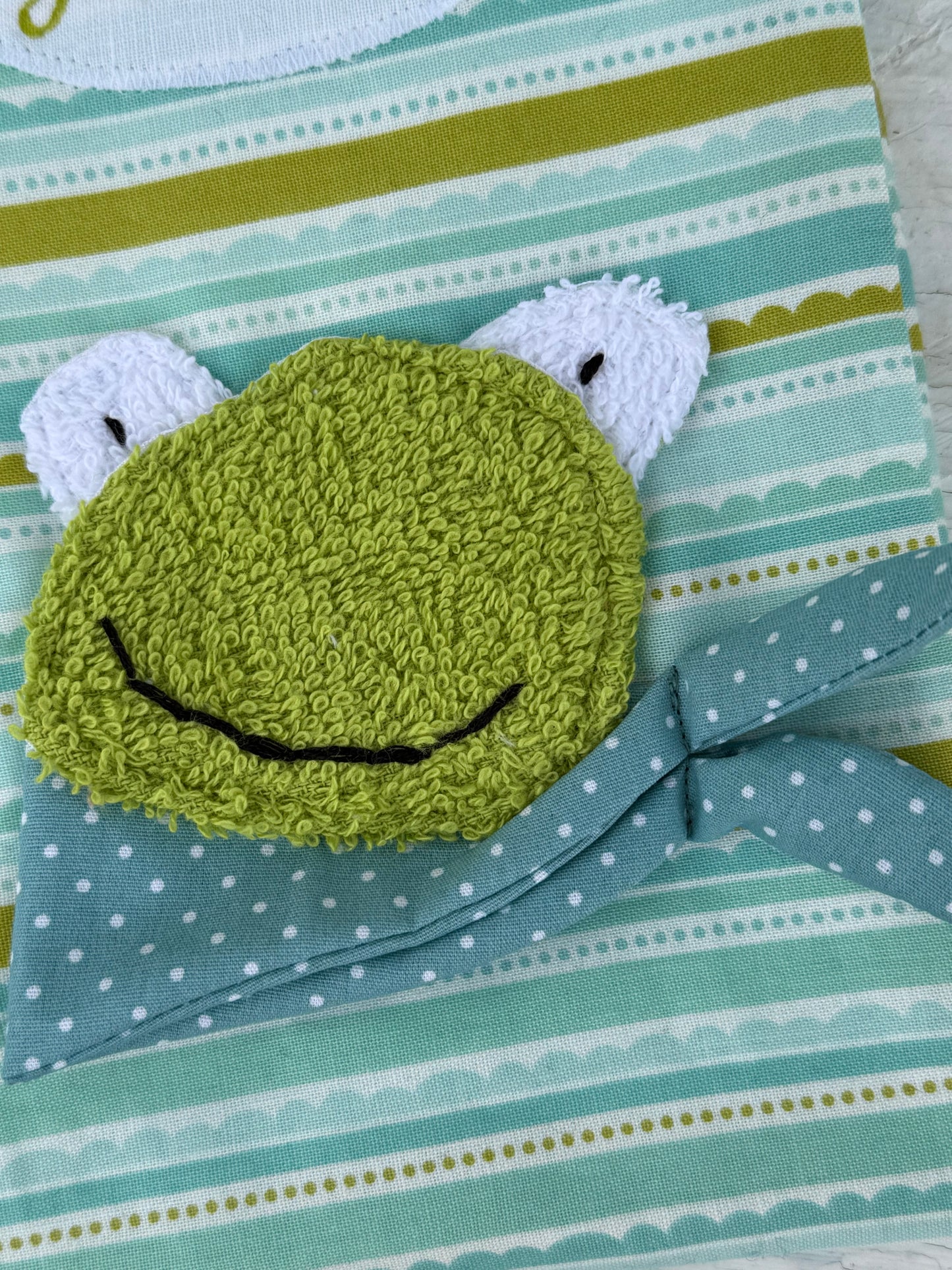 Handgemachte U-Heft-Hülle “Frosch” – personalisiert & einzigartig