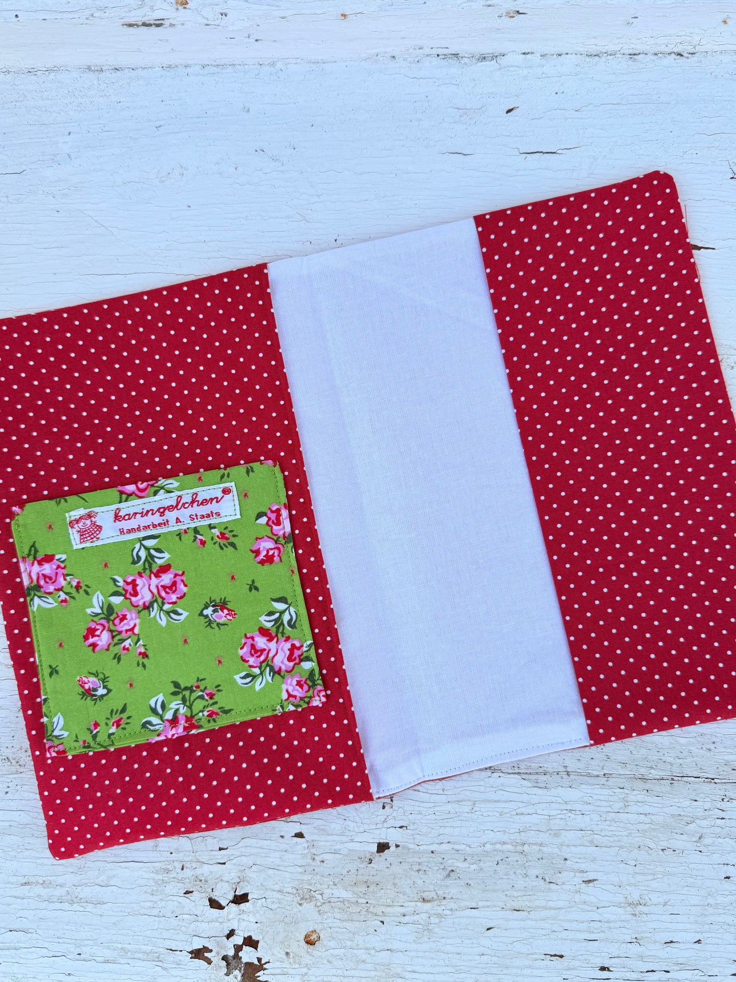 Handgemachte U-Heft-Hülle “Schmetterling” – personalisierbar & farbenfroh