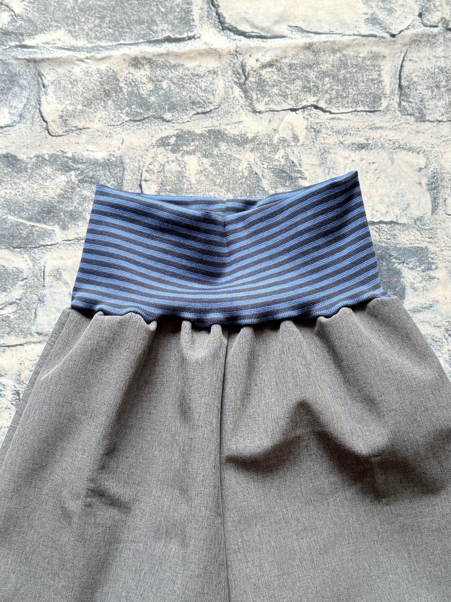 Kinder Softshellhose grau – wasserdicht, winddicht & atmungsaktiv