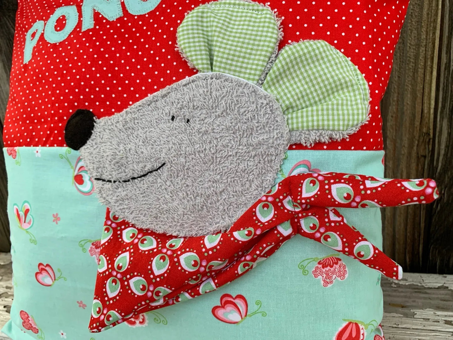 „Personalisiertes Maus Kuschelkissen 40x40 cm – Handgemachtes Namenskissen für Kinder, Geschenk zur Geburt & Taufe“