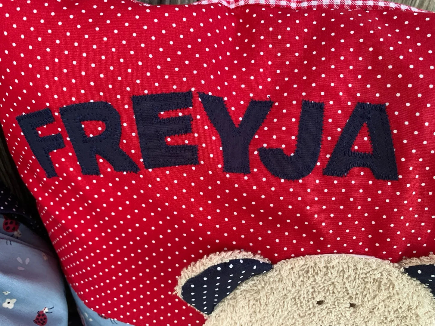 Geschenkset Bär – Kissen & Wetbag personalisiert, Handmade