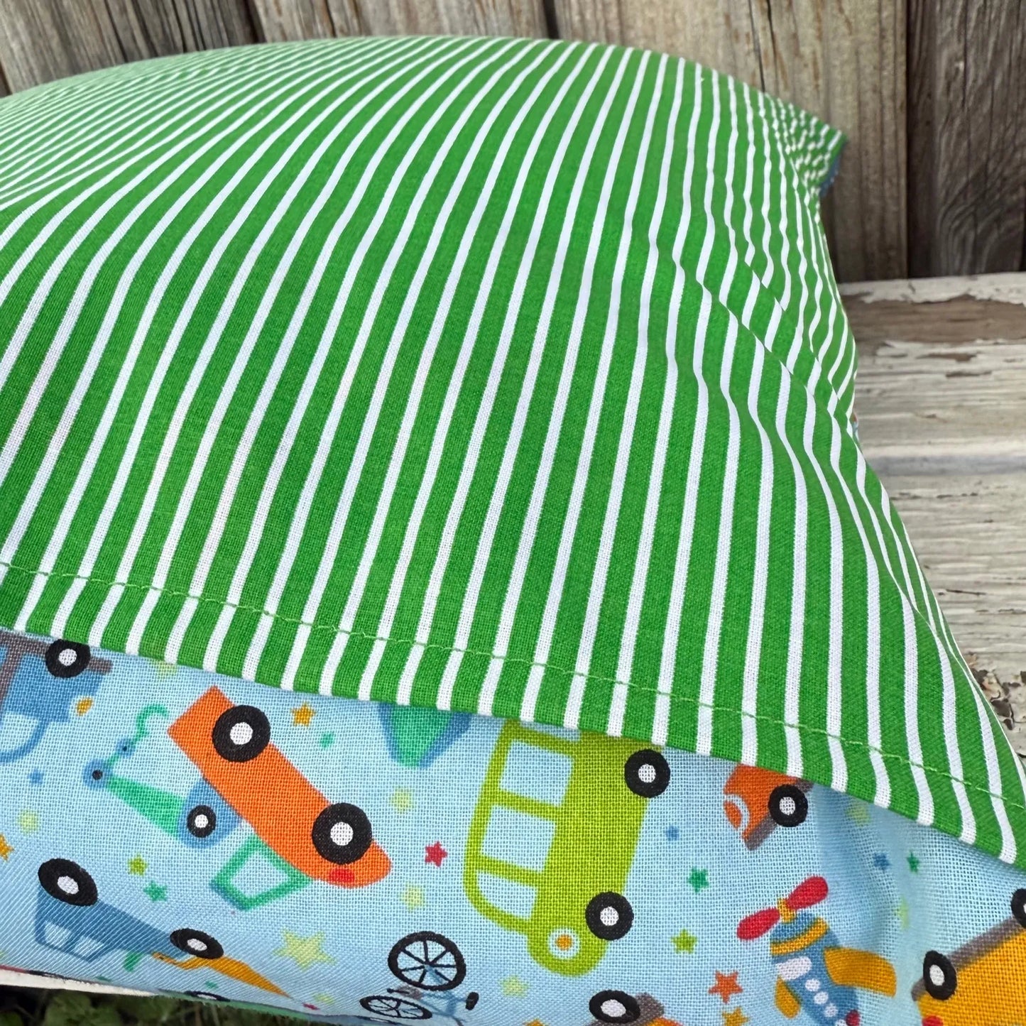 Personalisiertes Kissen „Dino“ – Handmade mit Name & weichem Stoff