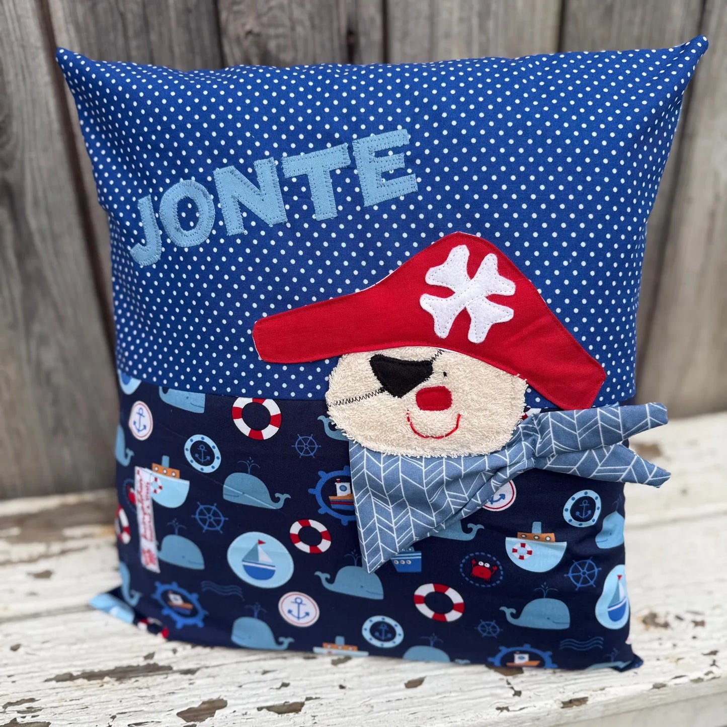 Personalisiertes Kissen Pirat – Handmade mit Name & weichem Stoff