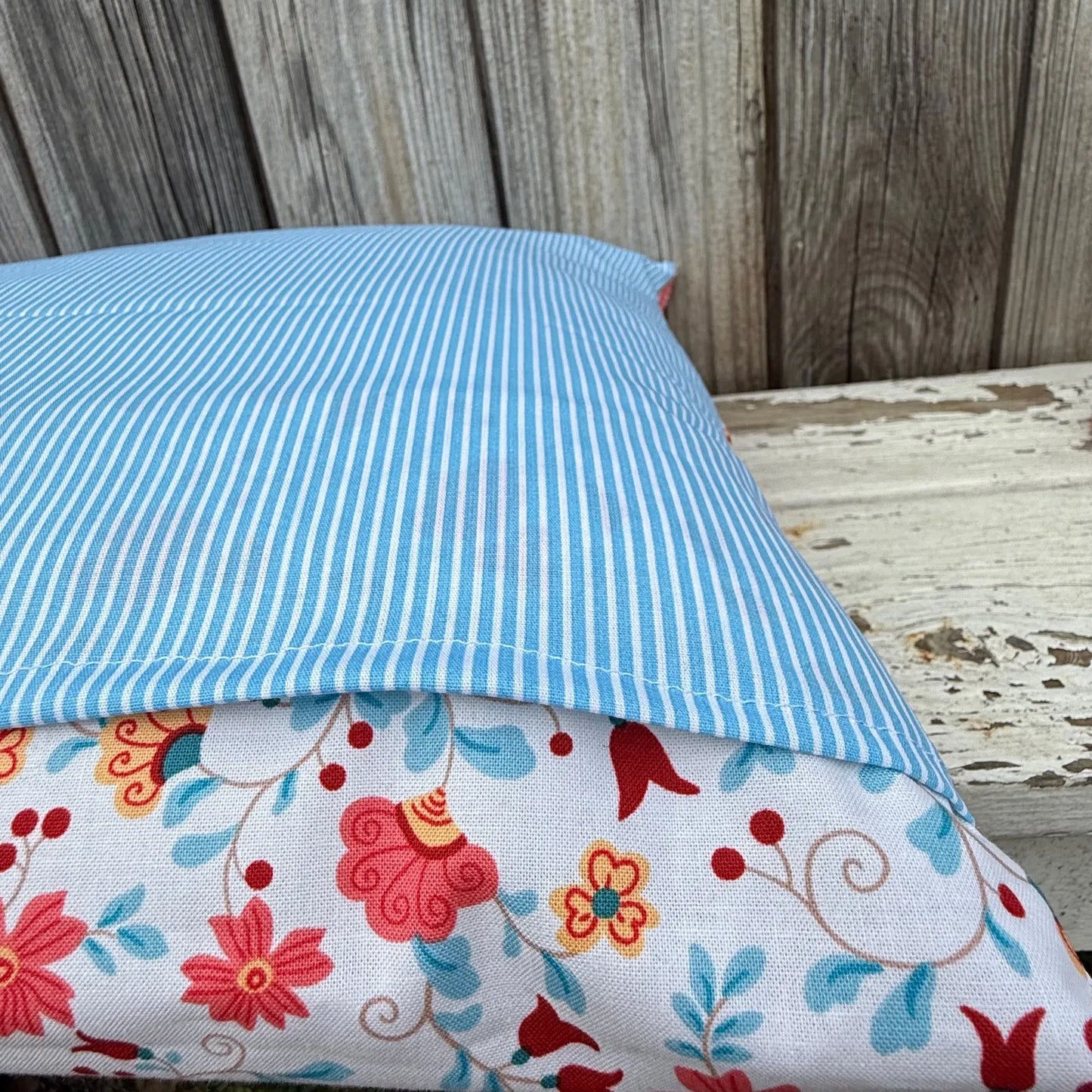 Kissen Giraffe – Personalisiertes Kinderkissen mit Namen & Blumenmuster