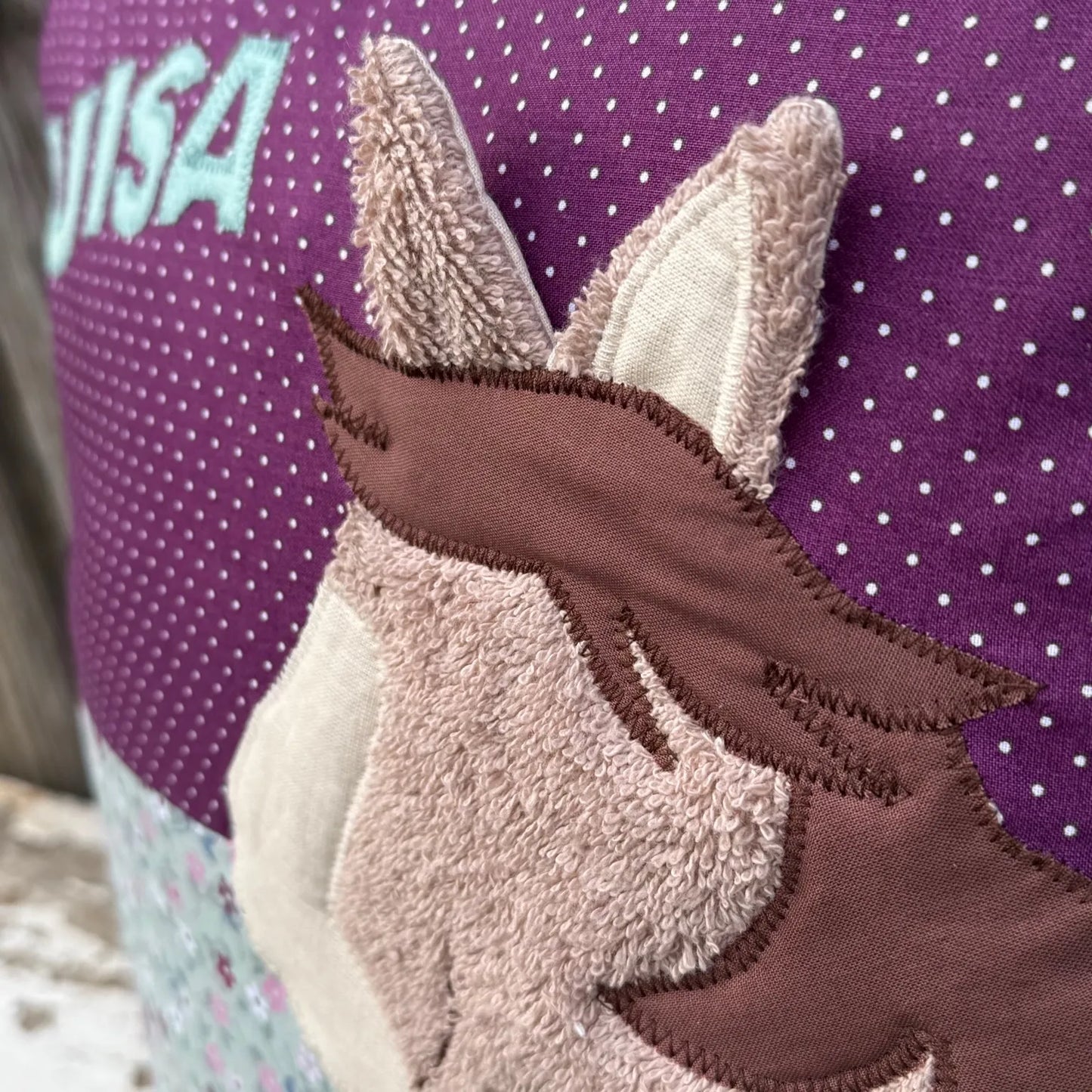 Kissen Pferd – Personalisiertes Kinderkissen mit Namen & Blumenmuster