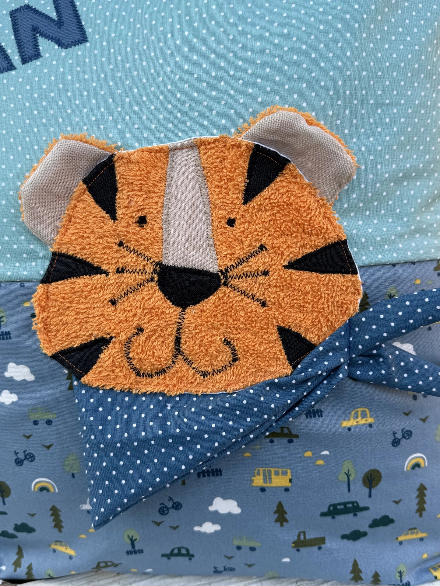 Kissen Tiger – Personalisiertes Kinderkissen mit Namen & Tierapplikation
