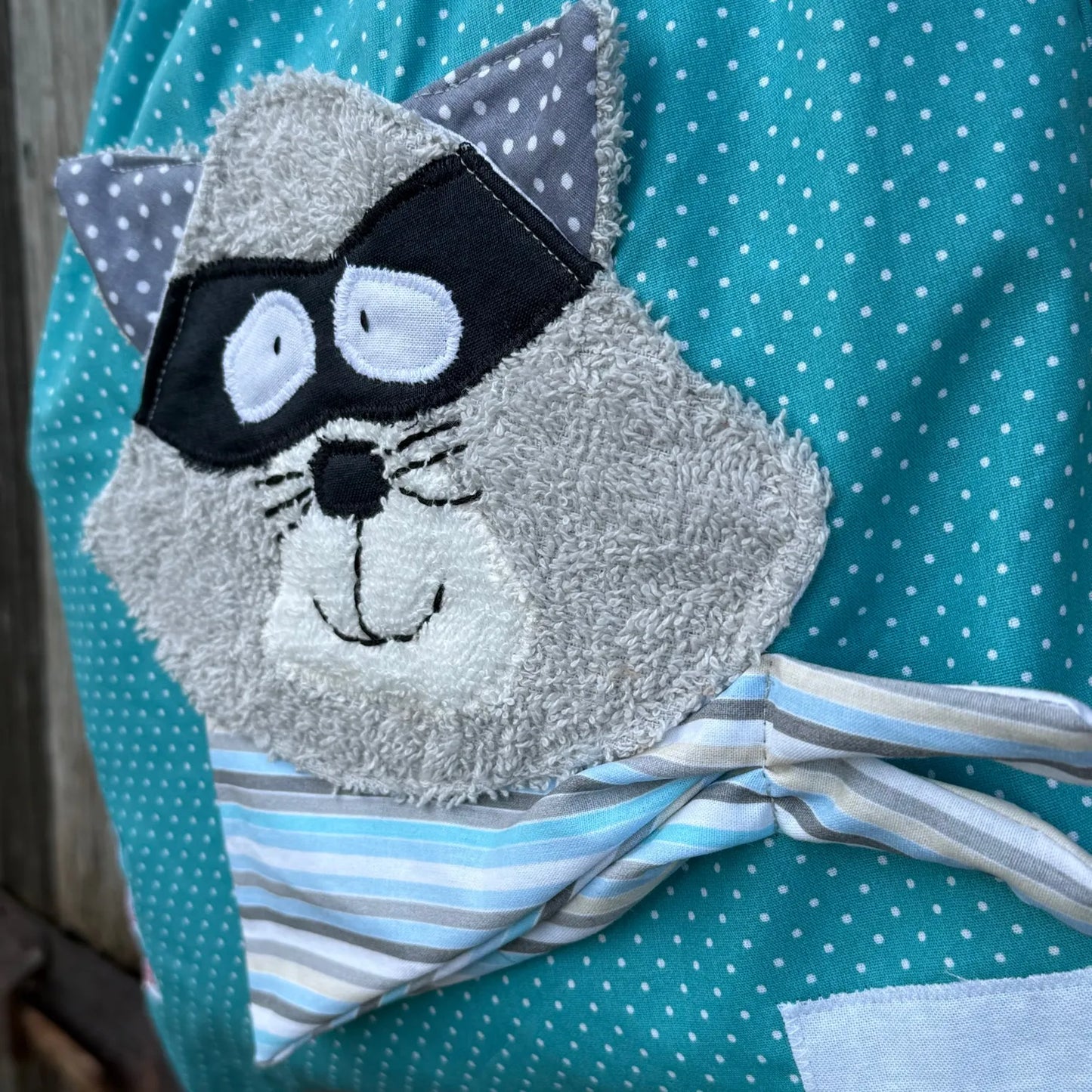 Wetbag „Waschbär“ – handgemacht, wasserabweisend, ideal für Kita, Sport & Reisen