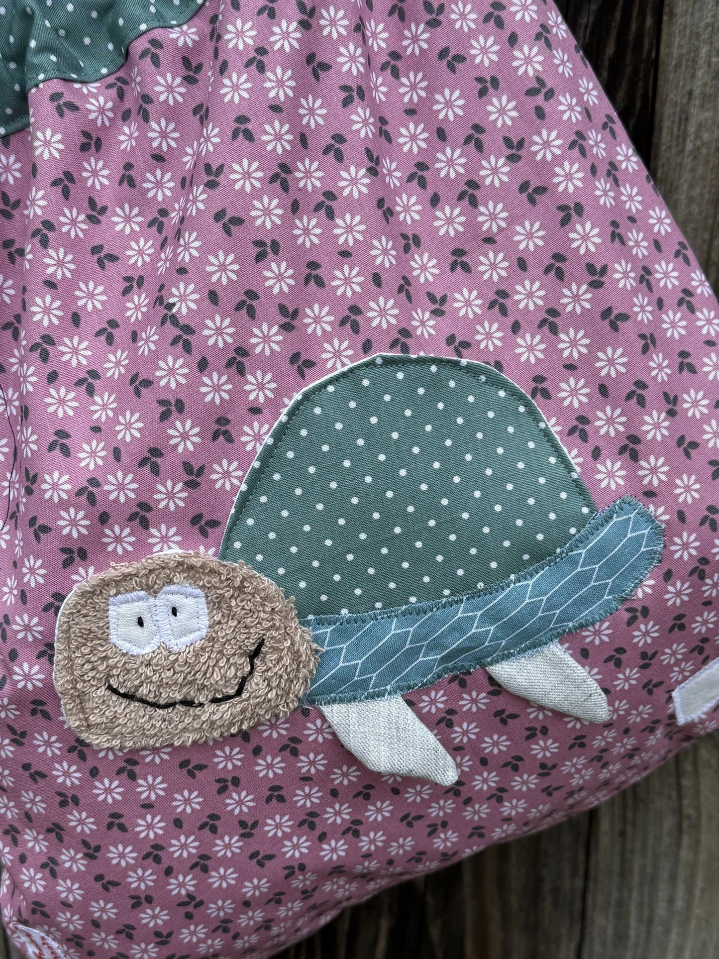 Handgemachter Stoffbeutel mit Schildkröte – Rosa/Grün – Unikat für Kinder & Alltag