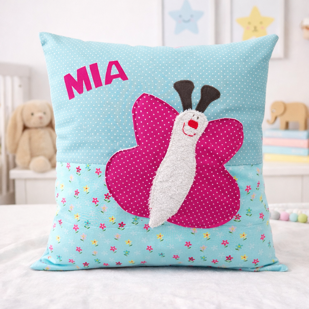 Kuschelkissen Schmetterling mit Namen – personalisiertes Babygeschenk zur Geburt | Dekokissen Kinderzimmer