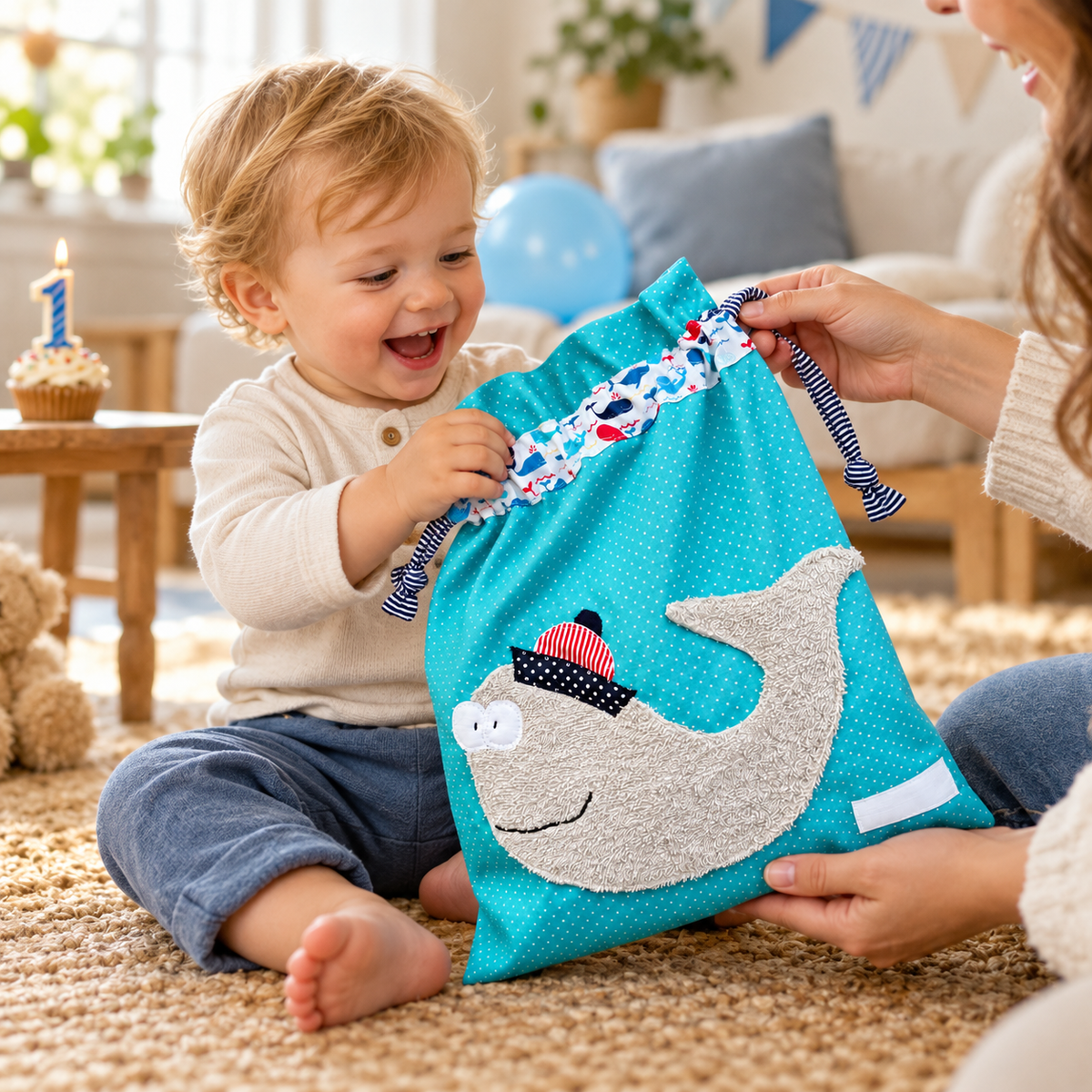 Wetbag mit Wal für Kinder – personalisierbare Nasstasche 33 × 37 cm