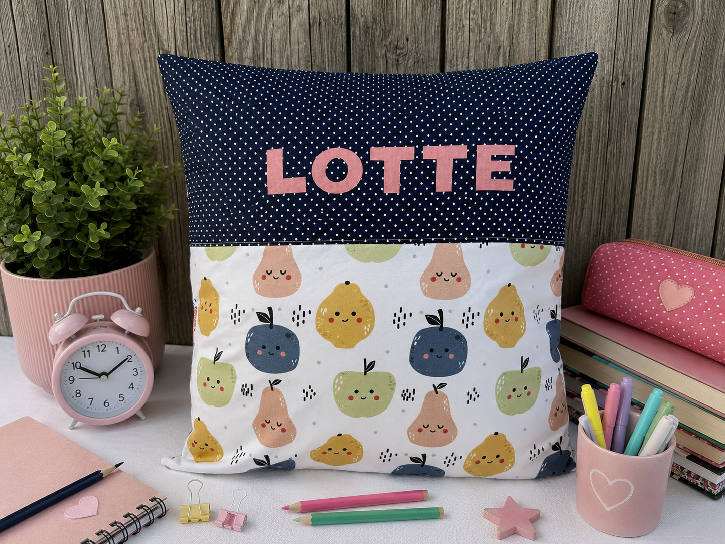 Kissen mit Namen Früchte | Personalisiertes Kinderkissen 40x40 cm | Geschenk für Kinder