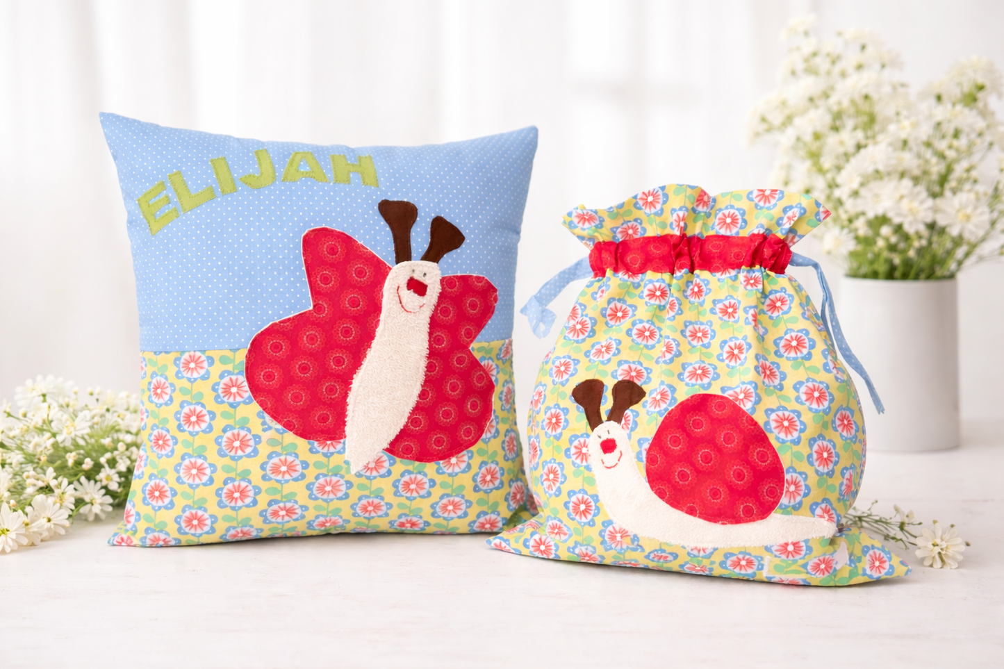 Kissen personalisiert mit Namen -Handgemachtes Babygeschenk zur Geburt mit Schmetterling