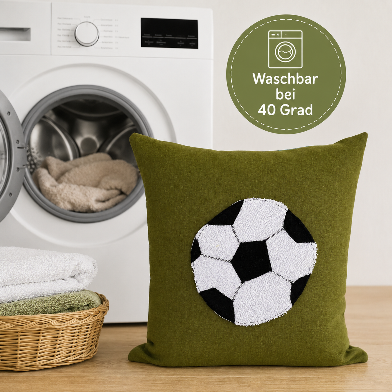 Reisekissen Fußball | KINDERKISSEN 30x30 für Auto & Urlaub | Handgefertigtes Fußballkissen