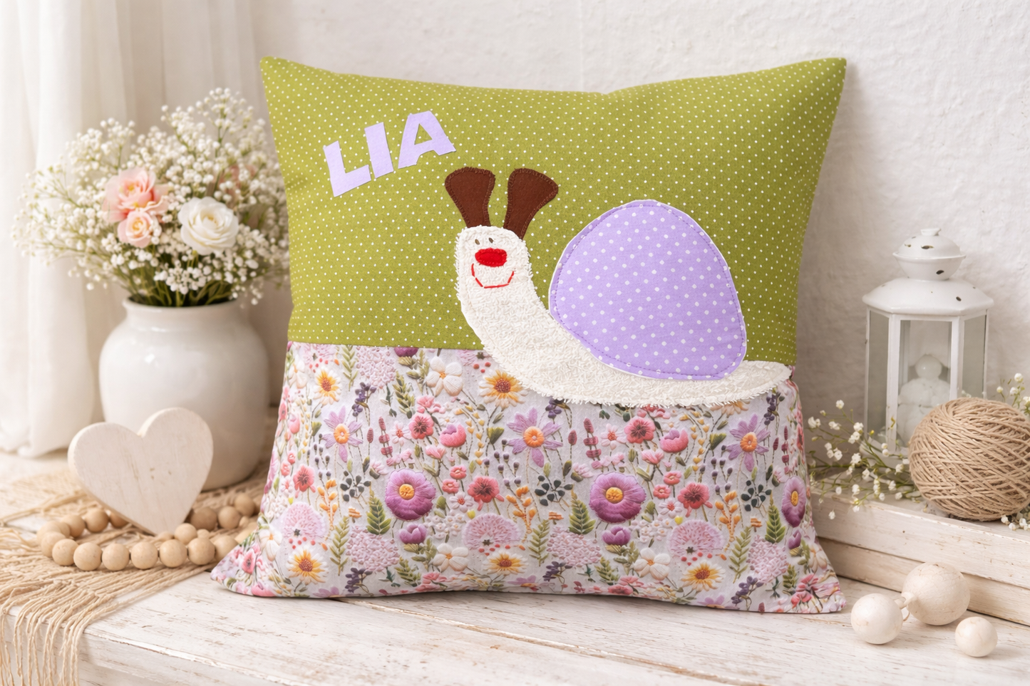 Kuschelkissen Schnecke mit Namen – personalisiertes Babygeschenk zur Geburt & Taufe