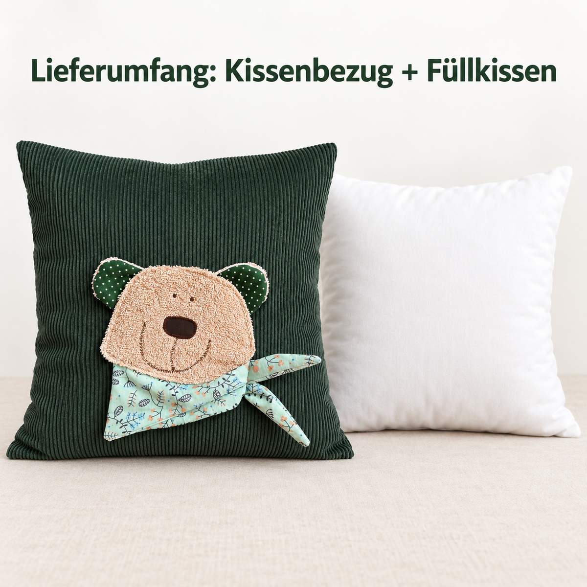 Bärenkissen aus dunkelgrünem Cord | 40 × 40 cm