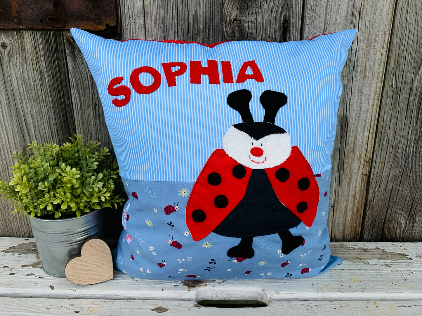 Marienkäfer Kissen personalisiert mit Namen | Handgemachtes Kinderkissen | Geschenk zur Geburt
