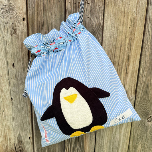 Personalisierte Nasstasche für Jungen – Pinguin