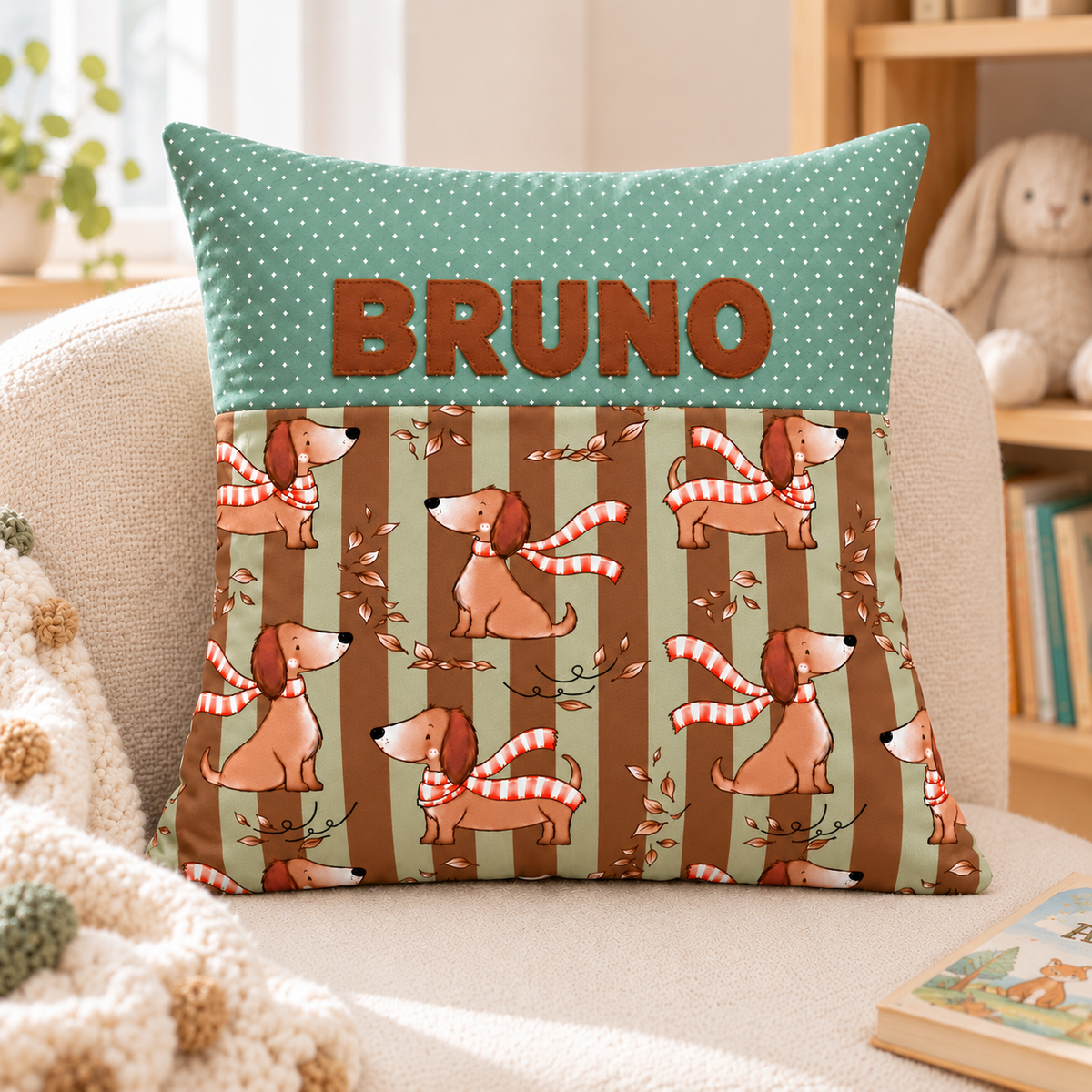 Dackelkissen mit Namen – personalisiertes Kinderkissen 40×40 cm