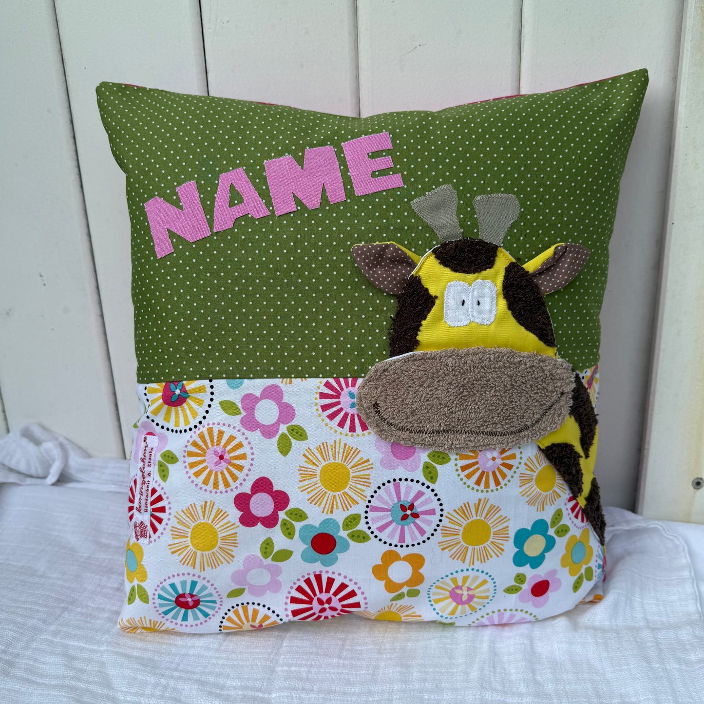 Personalisiertes Kissen Giraffe mit Namen – Handmade Kinderkissen 40x40 cm aus Baumwolle | Geschenk zur Geburt & Taufe