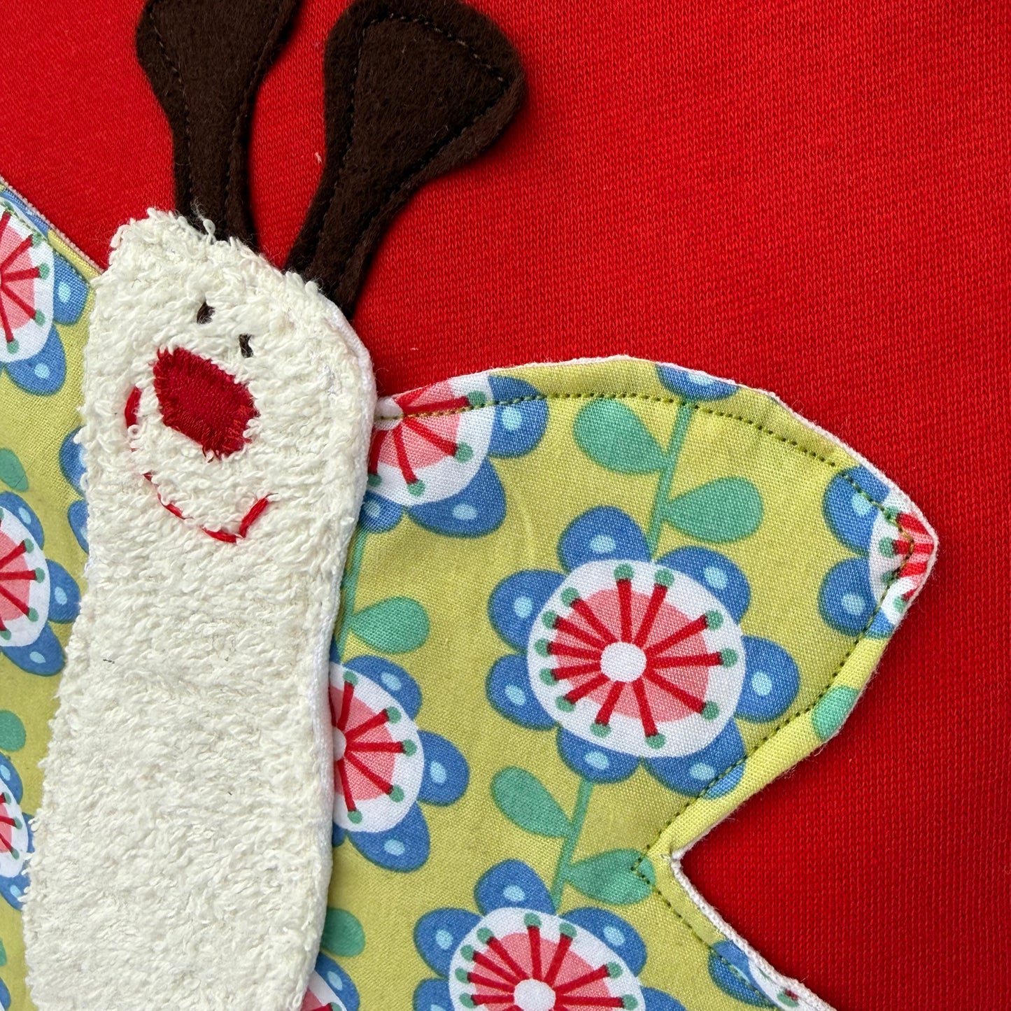 Reisekissen Schmetterling für Kinder – Kuschelkissen für Auto, Urlaub & Kindergarten