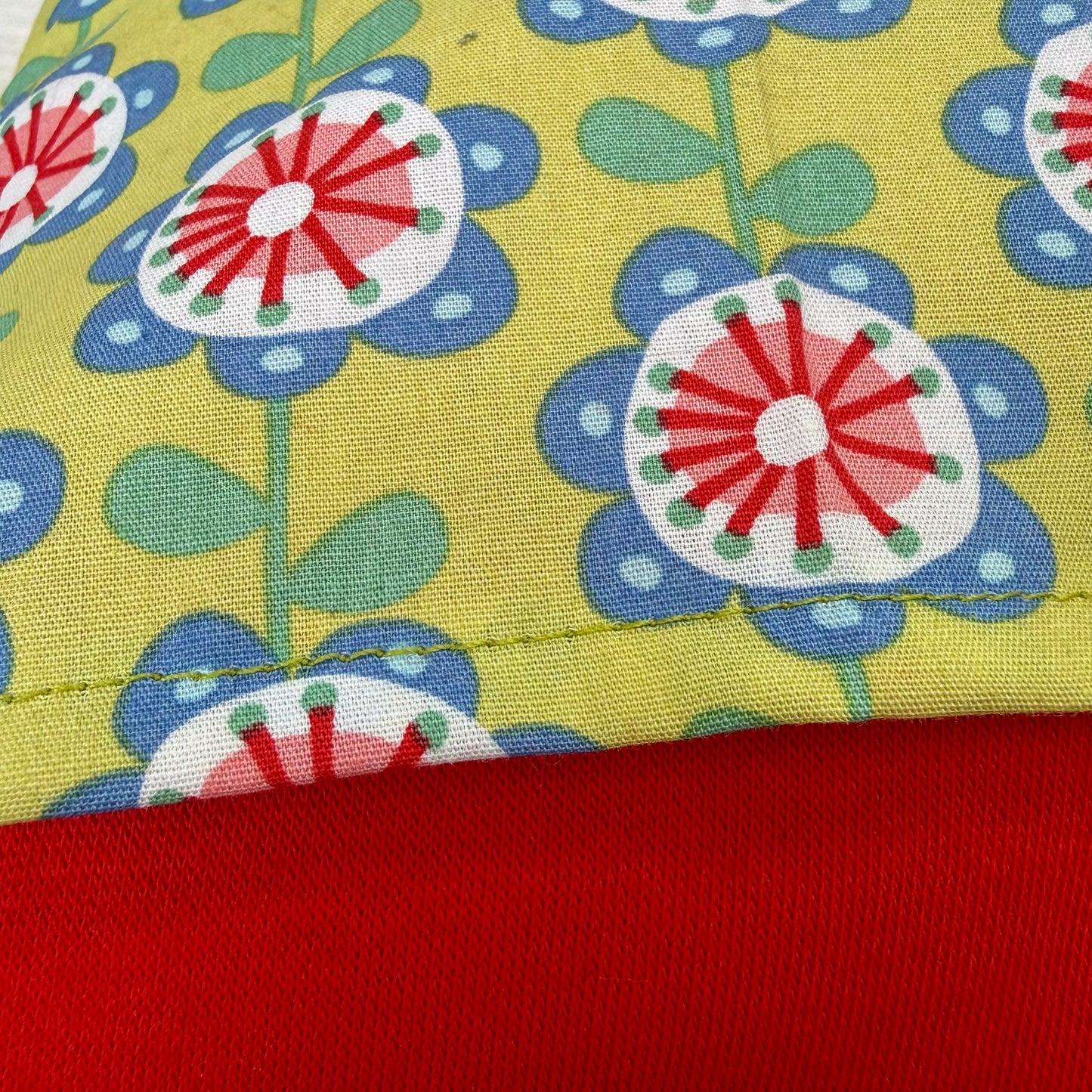 Reisekissen Schmetterling für Kinder – Kuschelkissen für Auto, Urlaub & Kindergarten