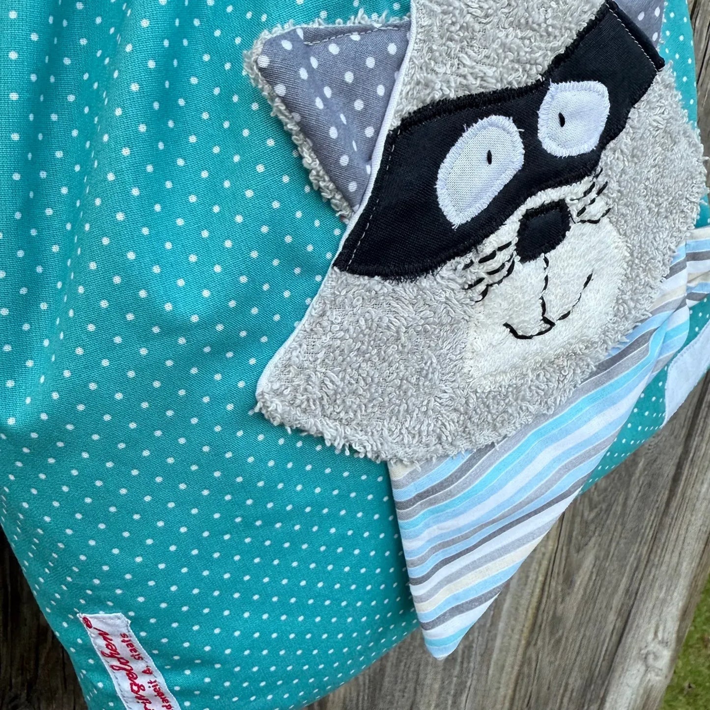 Wetbag „Waschbär“ – handgemacht, wasserabweisend, ideal für Kita, Sport & Reisen
