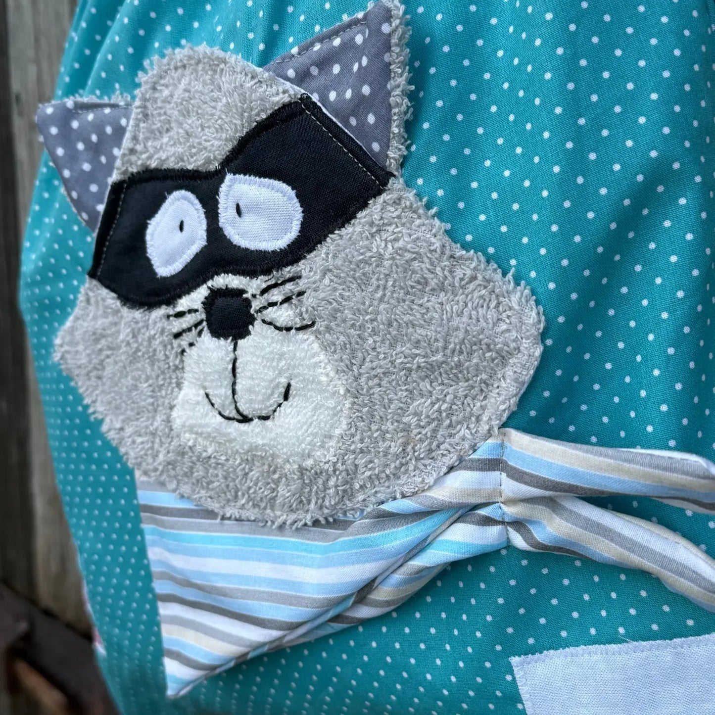 Wetbag „Waschbär“ – handgemacht, wasserabweisend, ideal für Kita, Sport & Reisen