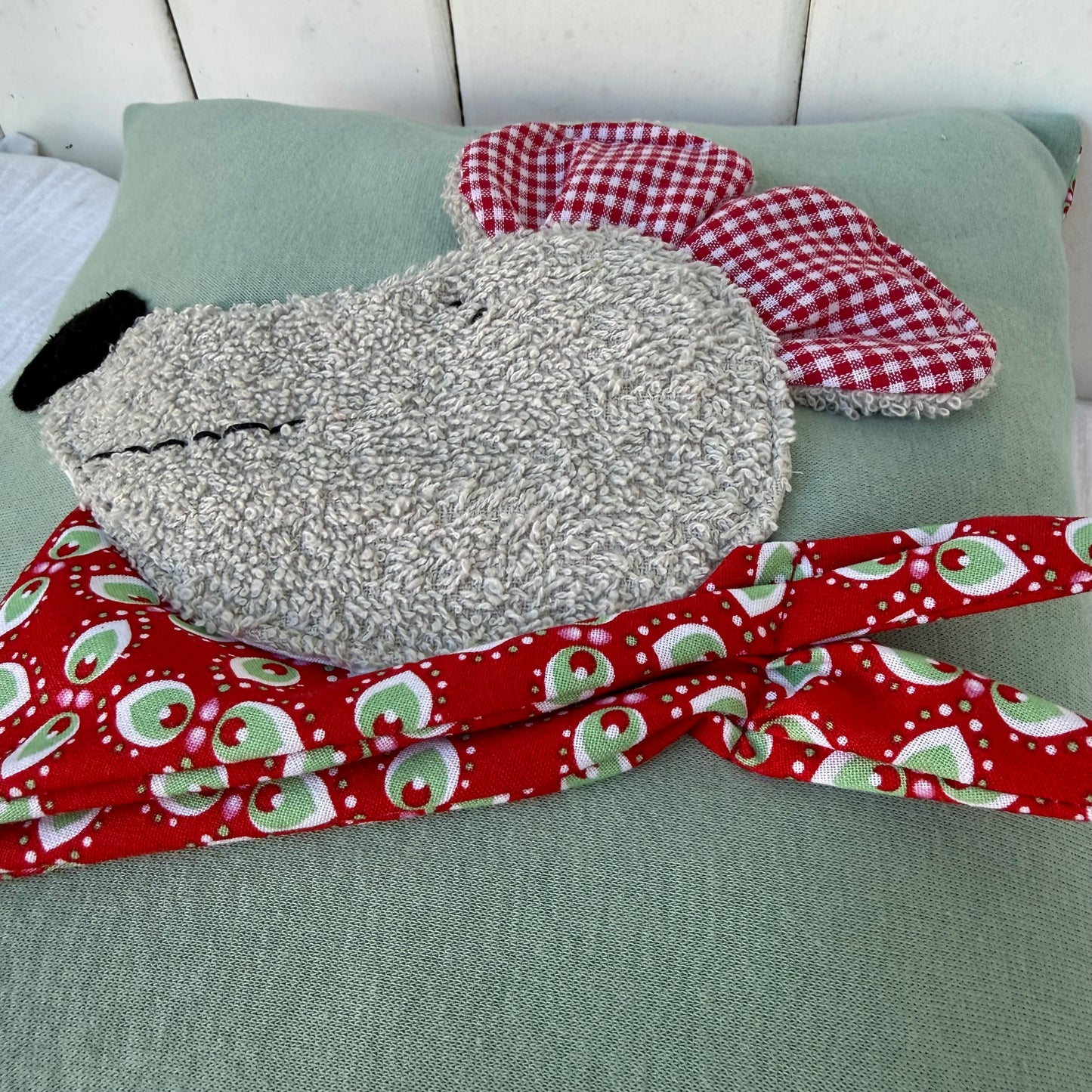 Reisekissen Maus für Kinder – Handgemachtes Kuschelkissen 30x30 cm