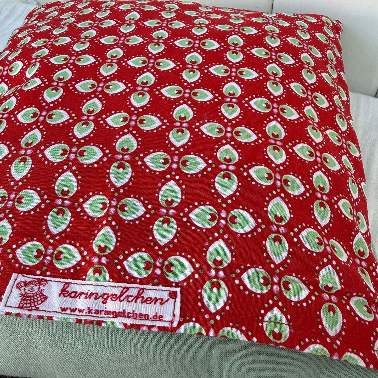 Reisekissen Maus für Kinder – Handgemachtes Kuschelkissen 30x30 cm
