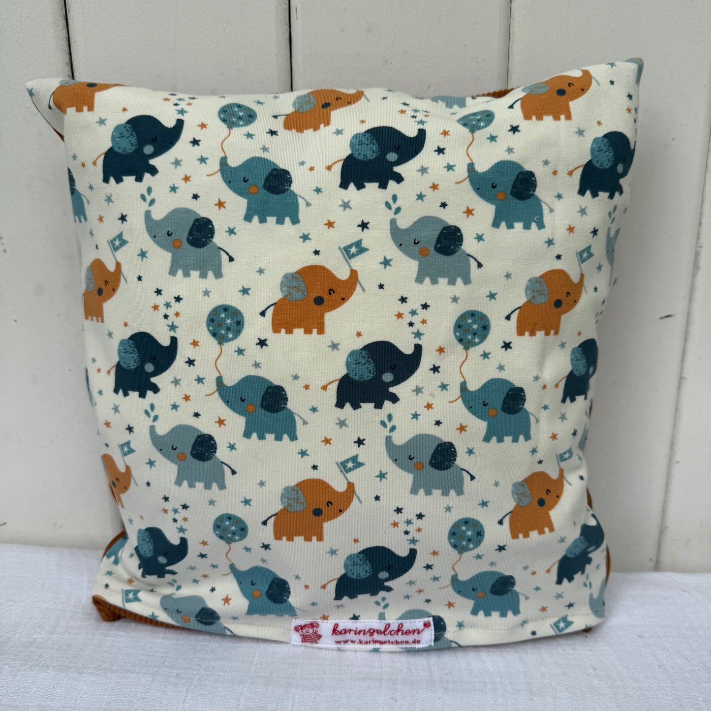 Reisekissen Elefant 30x30 cm – Handgenähtes Kinderkissen für Auto & Urlaub