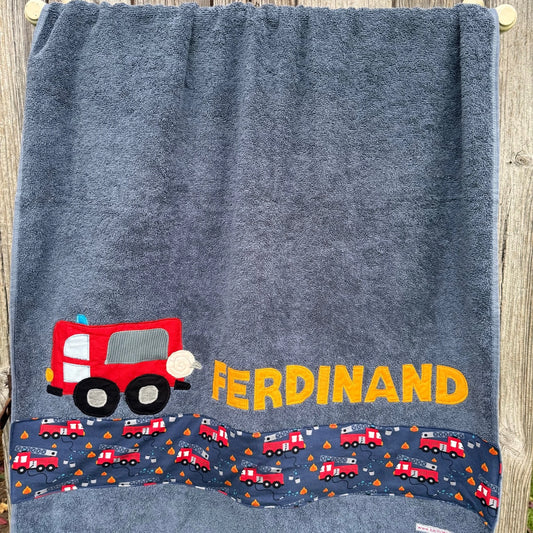 🔥 Personalisiertes Duschtuch Feuerwehr – Handmade Kinderhandtuch mit Namen | Geschenk für kleine Helden