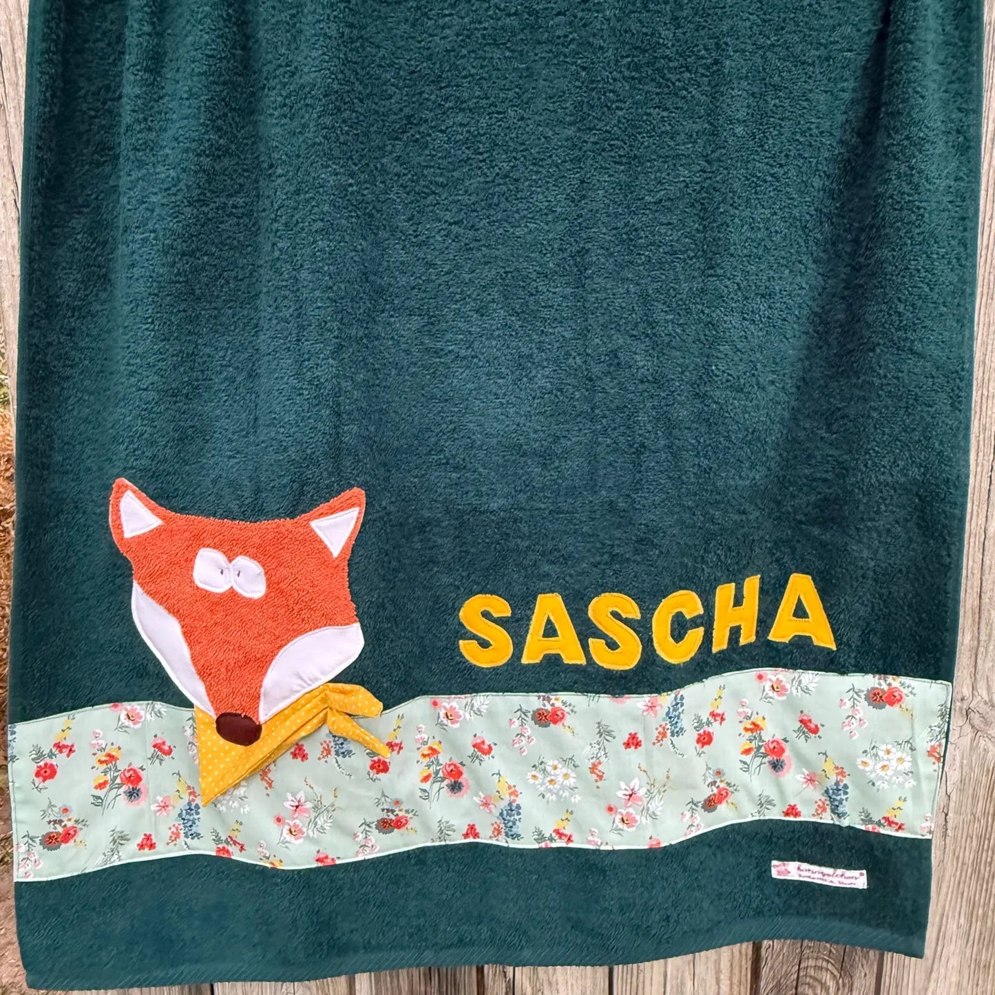 Handgemachtes Kinder-Duschtuch “Fuchs” – personalisiert & superweich