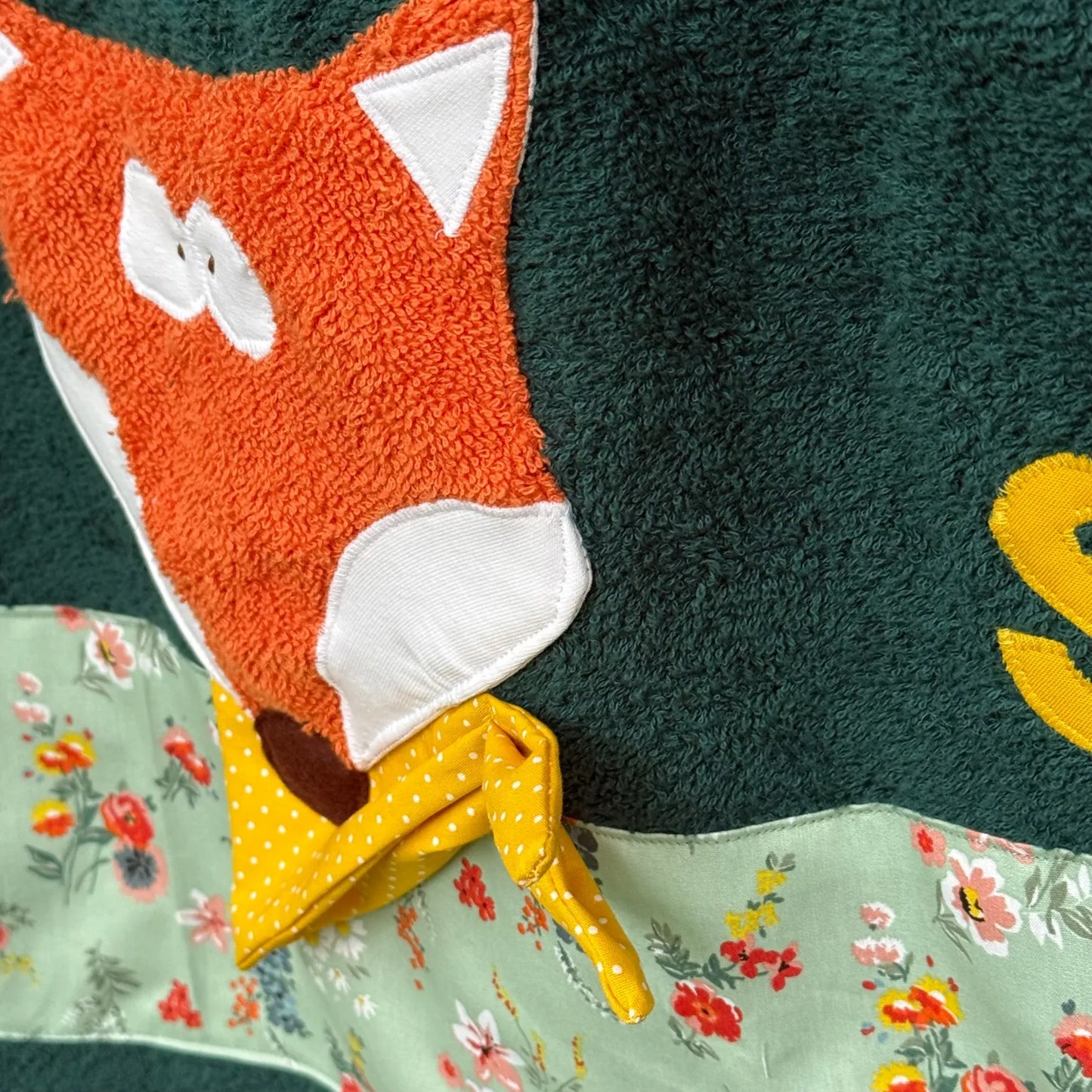 Handgemachtes Kinder-Duschtuch “Fuchs” – personalisiert & superweich
