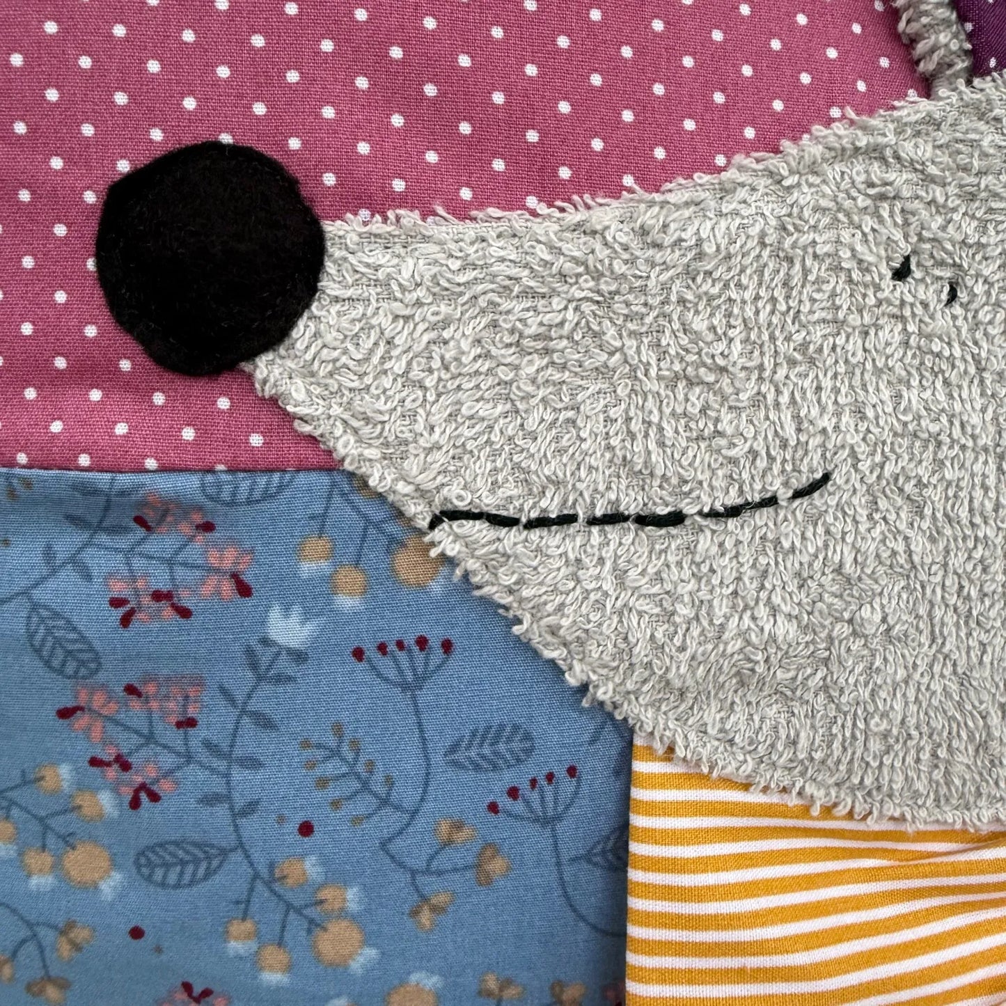 „Personalisiertes Maus Kuschelkissen 40x40 cm – Handgemachtes Namenskissen für Kinder, Geschenk zur Geburt & Taufe“