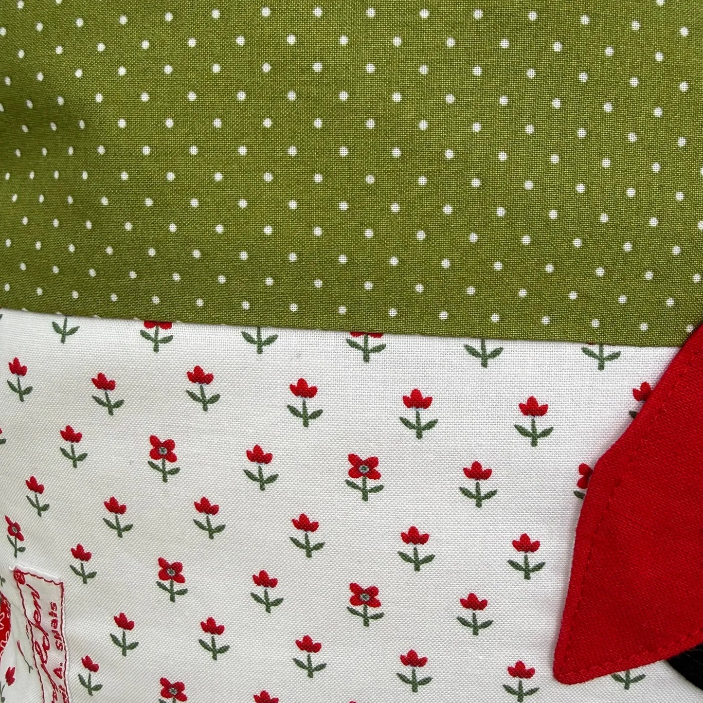 Personalisiertes Kuschelkissen „Marienkäfer“ – 40×40 cm, handmade & farbenfroh