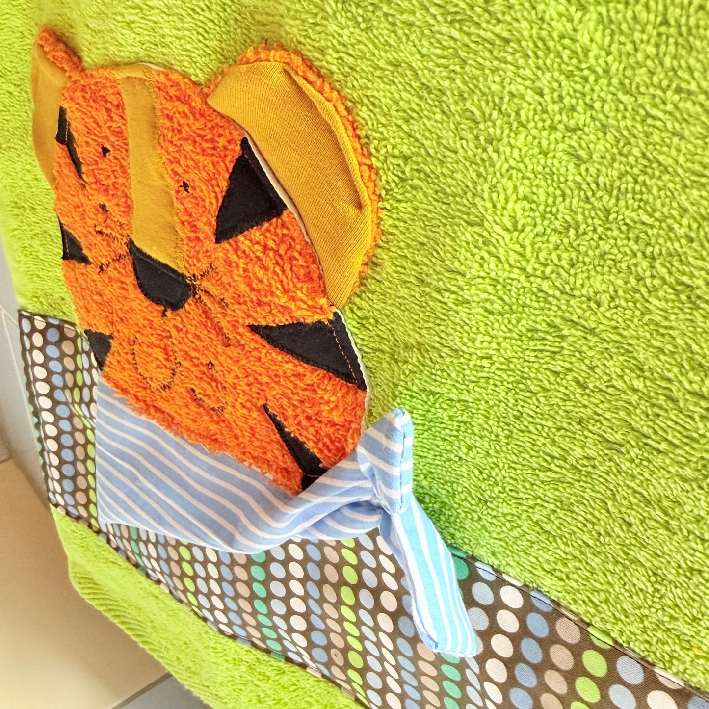 Personalisiertes Kinderhandtuch mit Namen & Tiger – handmade