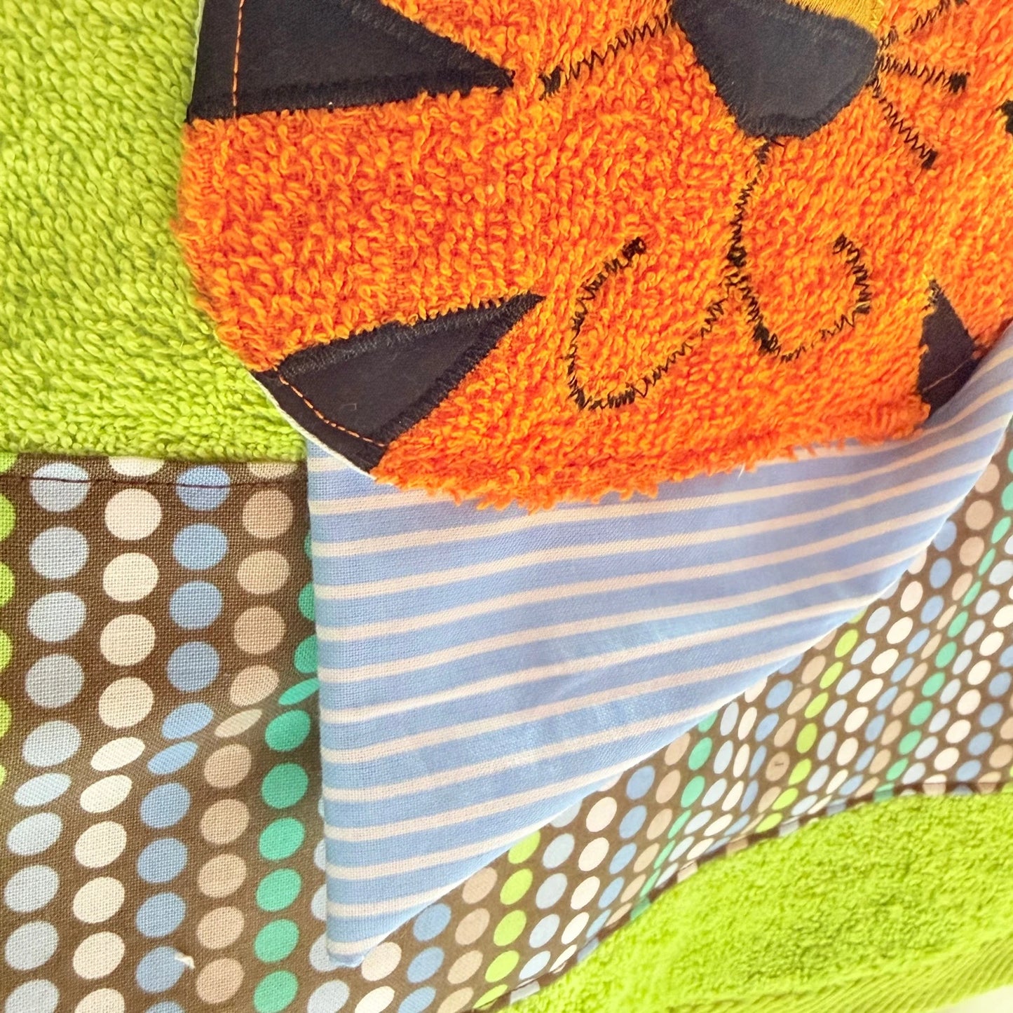 Personalisiertes Kinderhandtuch mit Namen & Tiger – handmade