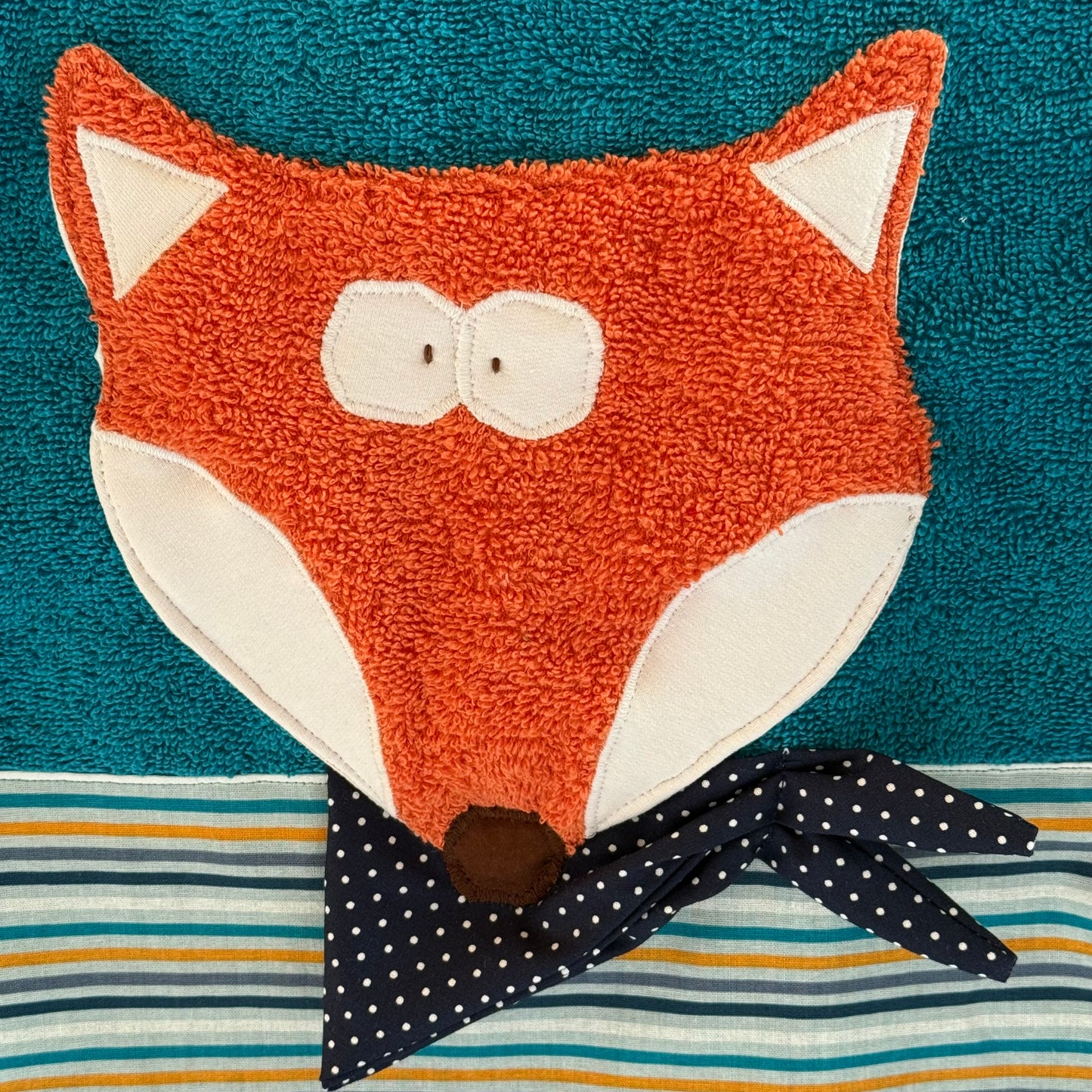 Personalisierbares Kinderhandtuch mit Fuchs – Name bestickt