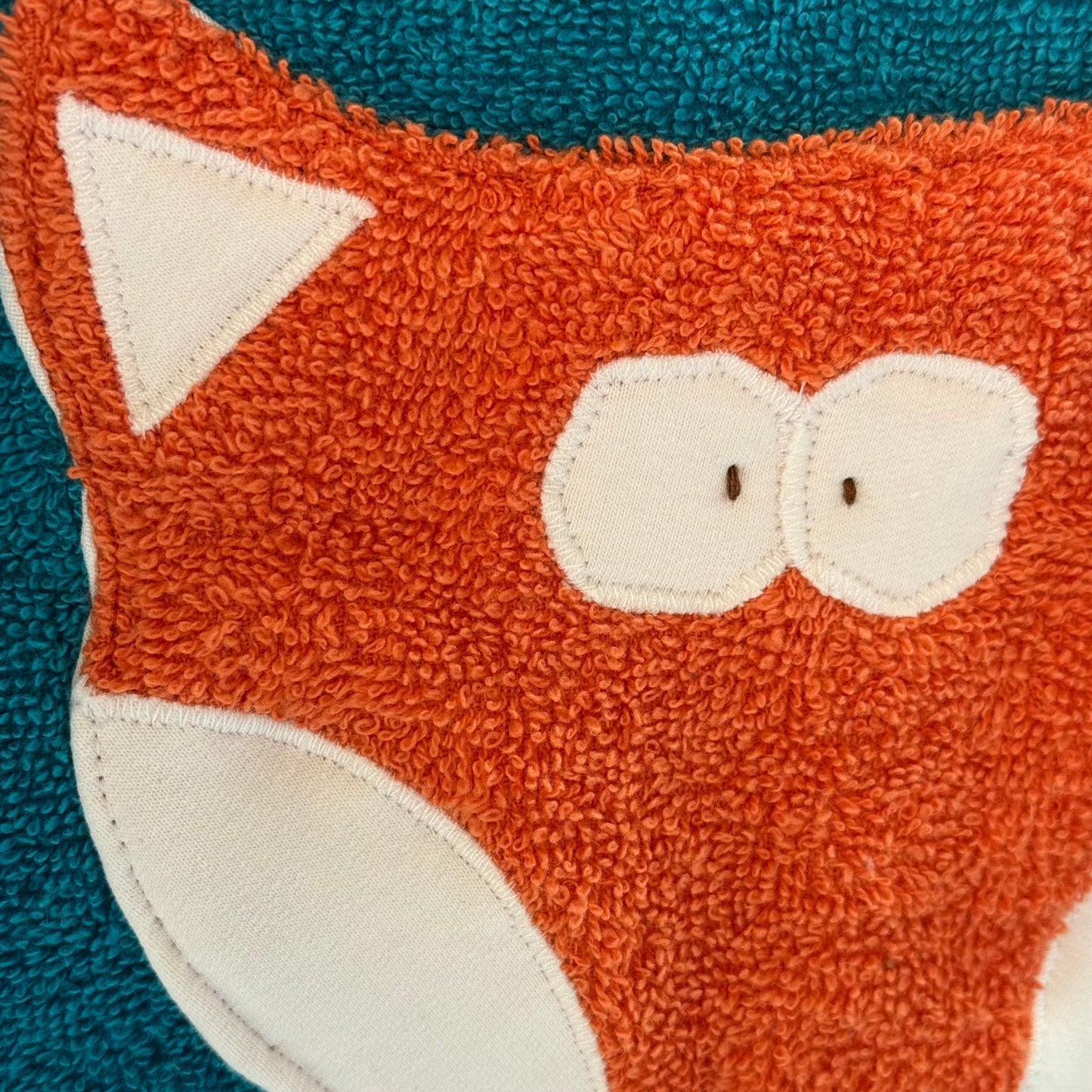 Personalisierbares Kinderhandtuch mit Fuchs – Name bestickt