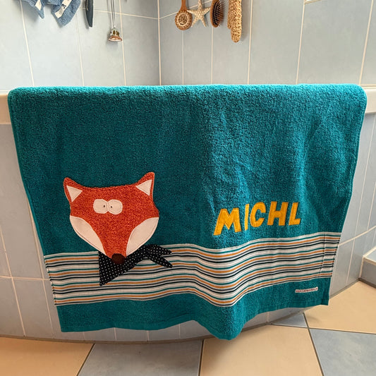 Personalisierbares Kinderhandtuch mit Fuchs – Name bestickt