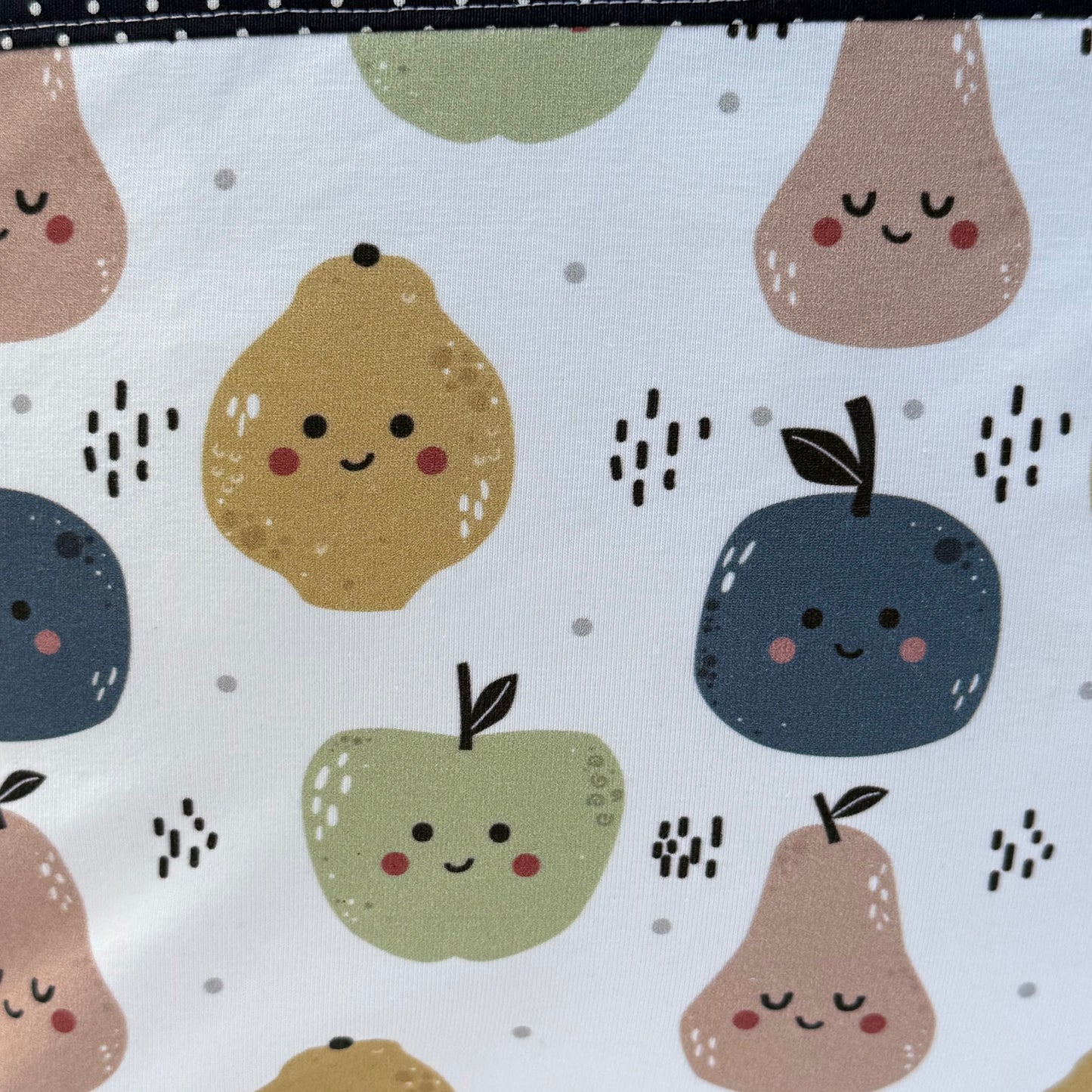Kissen mit Namen Früchte | Personalisiertes Kinderkissen 40x40 cm | Geschenk für Kinder