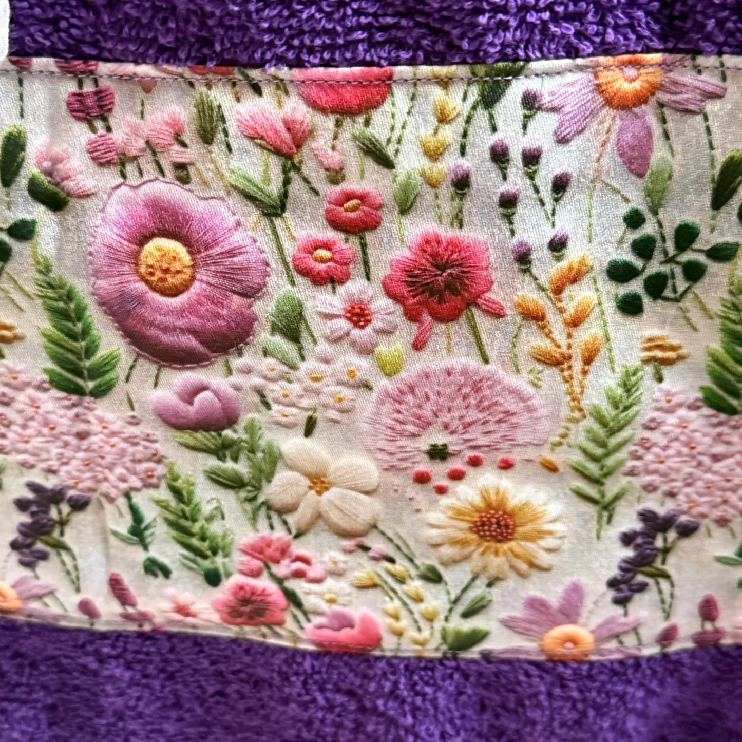 Personalisierbares Duschtuch 70x140 cm – Lila mit Schildkröte & Namen